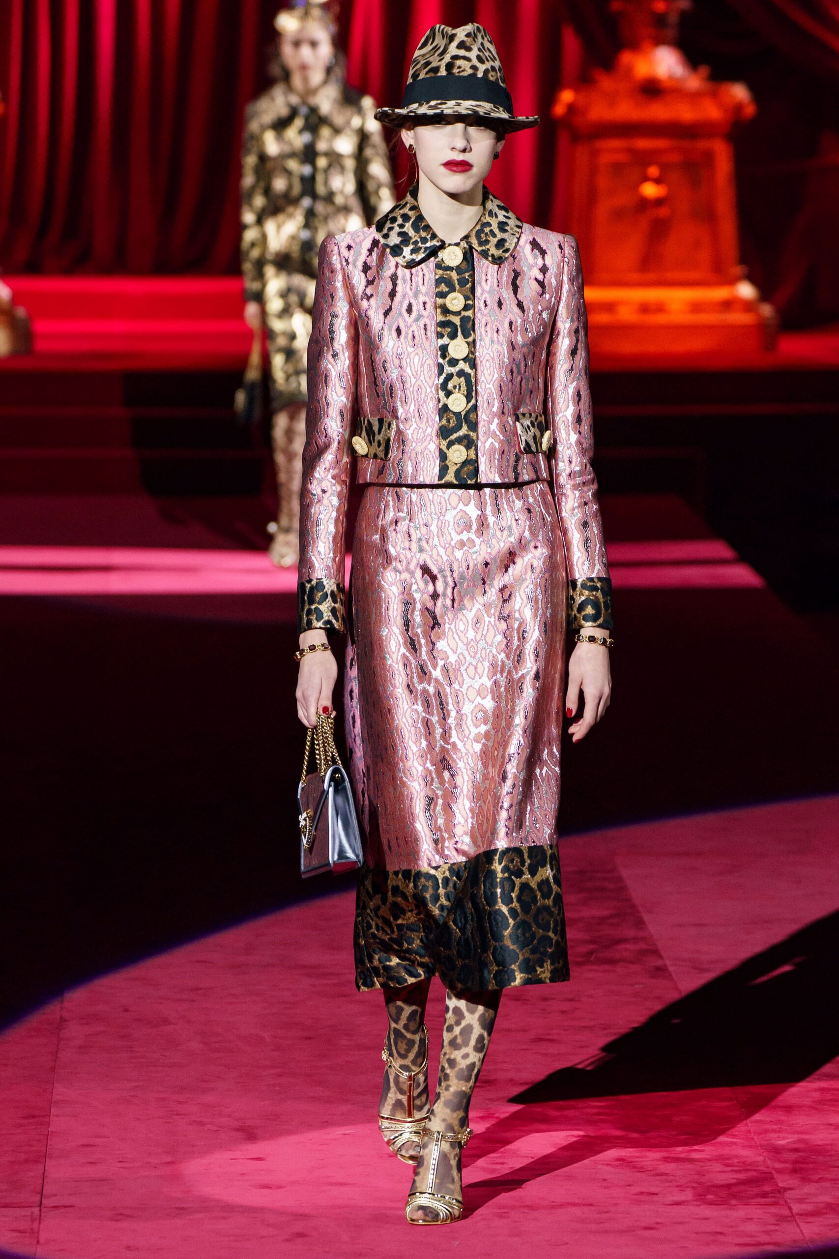 pink silk long-sleeve collared fitted buttoned printed jacket