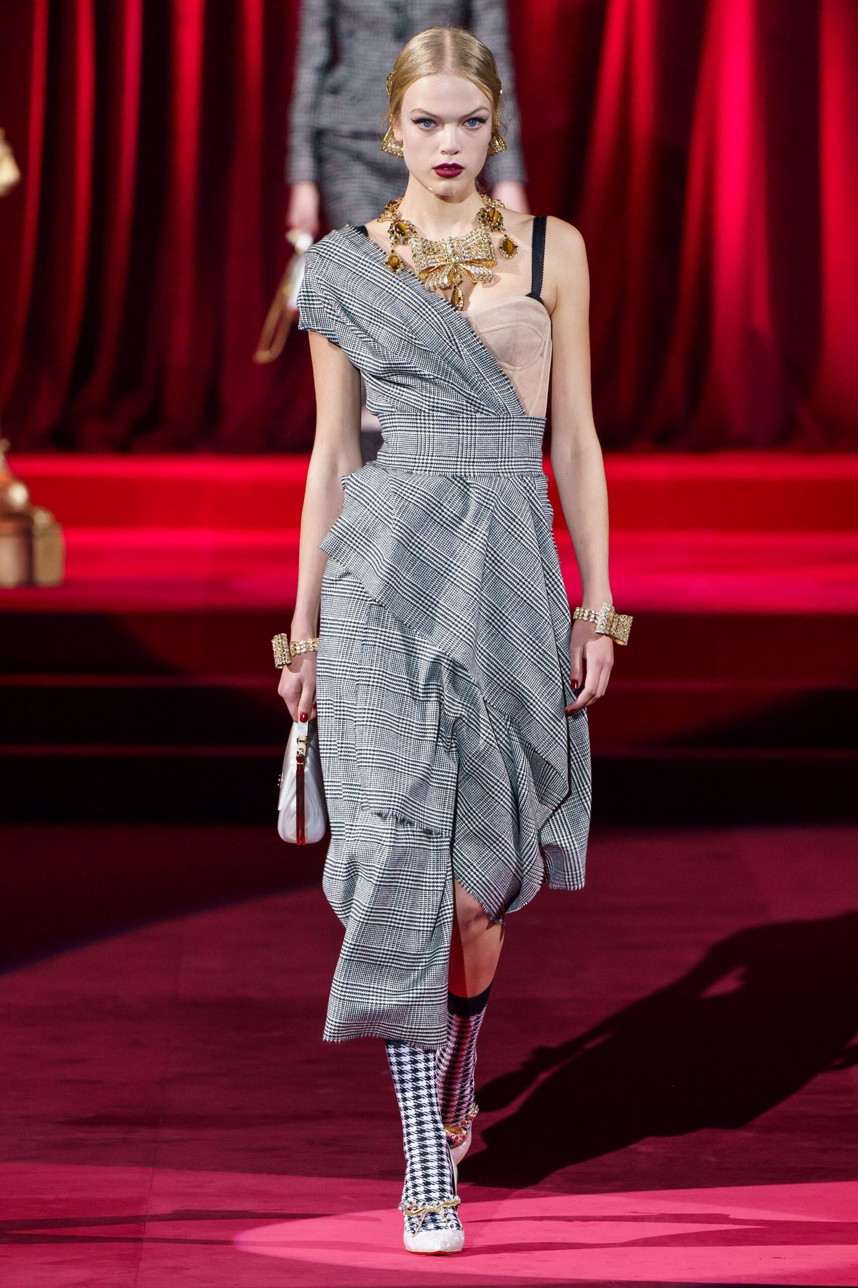 Dolce & Gabbana Fall 2019 Ready-to-Wear Look 47