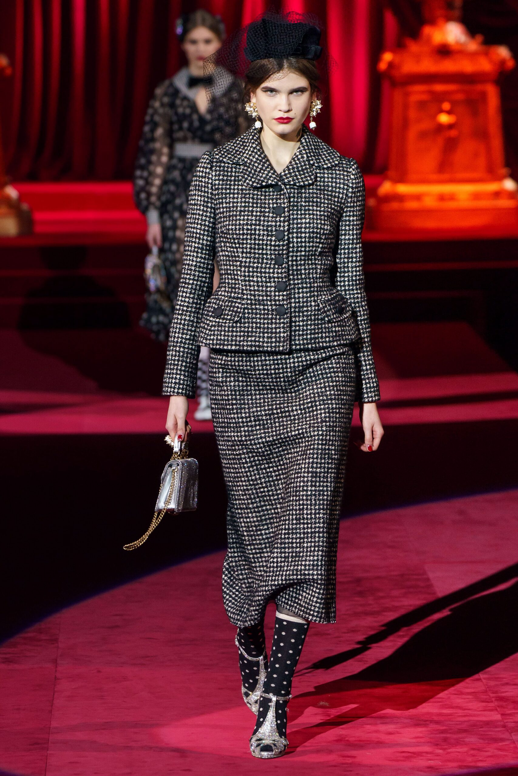 black tweed long-sleeve collared tailored checked buttoned blazer