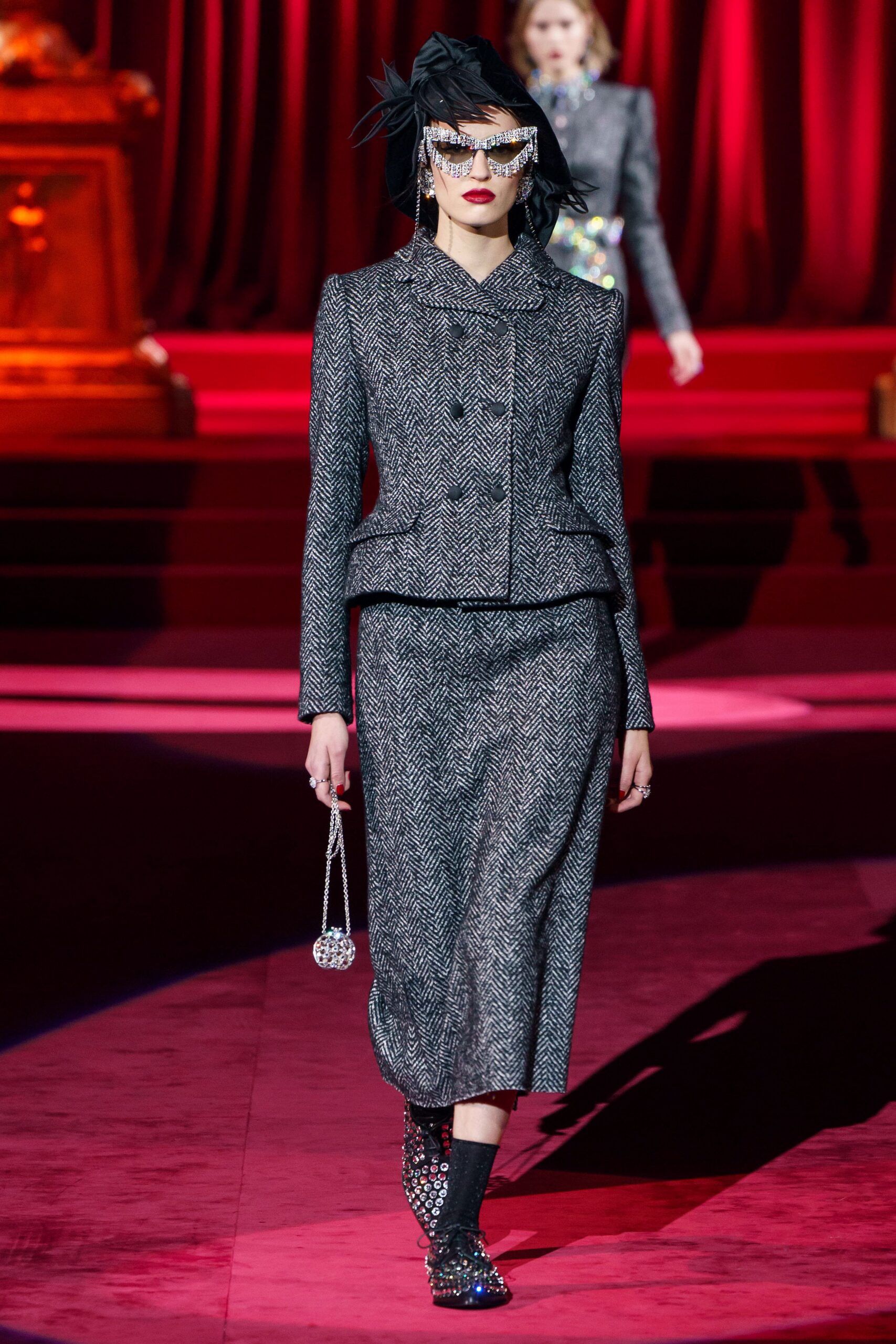 black tweed long-sleeve collared tailored buttoned pencil suit