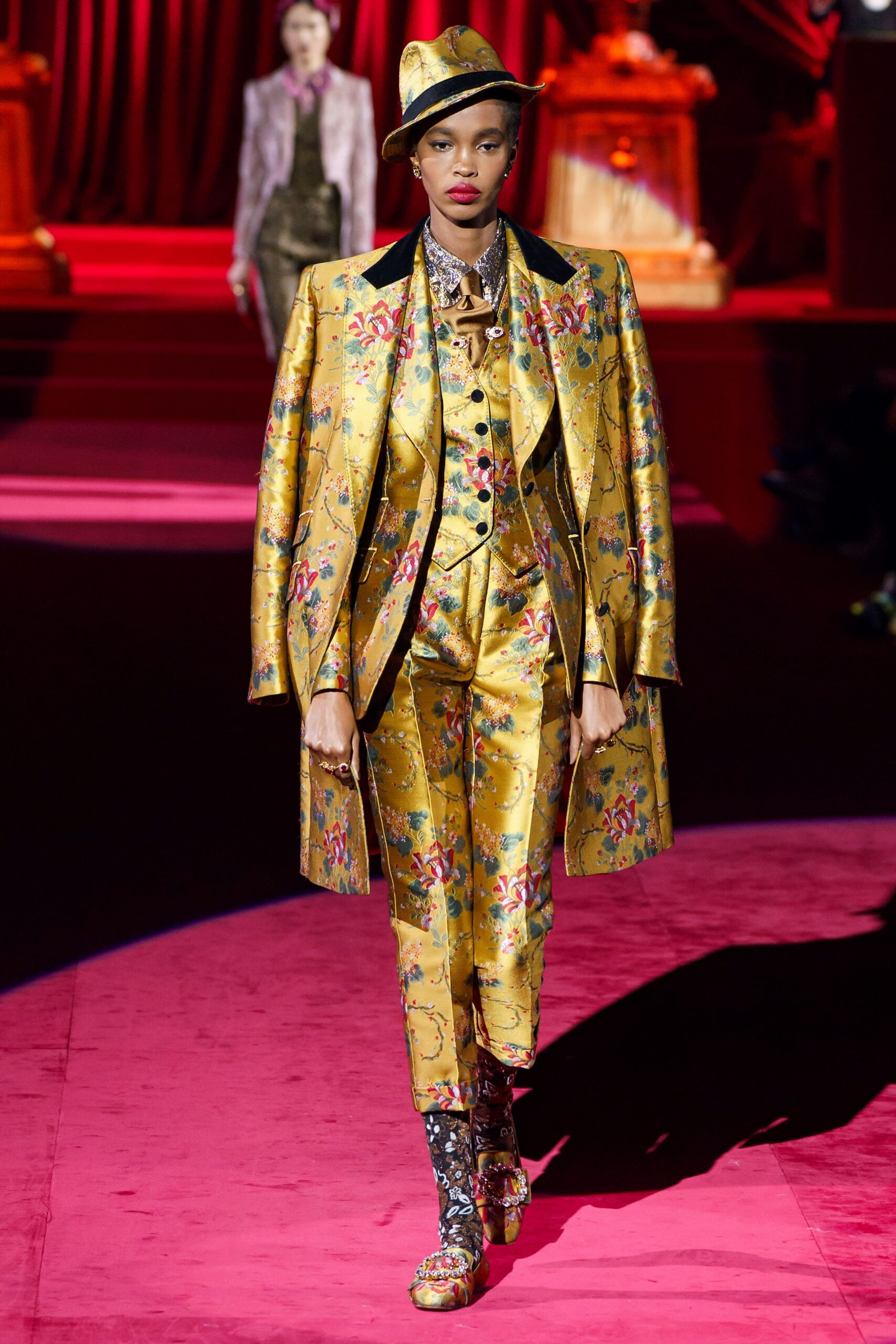 Dolce & Gabbana Fall 2019 Ready-to-Wear Look 98