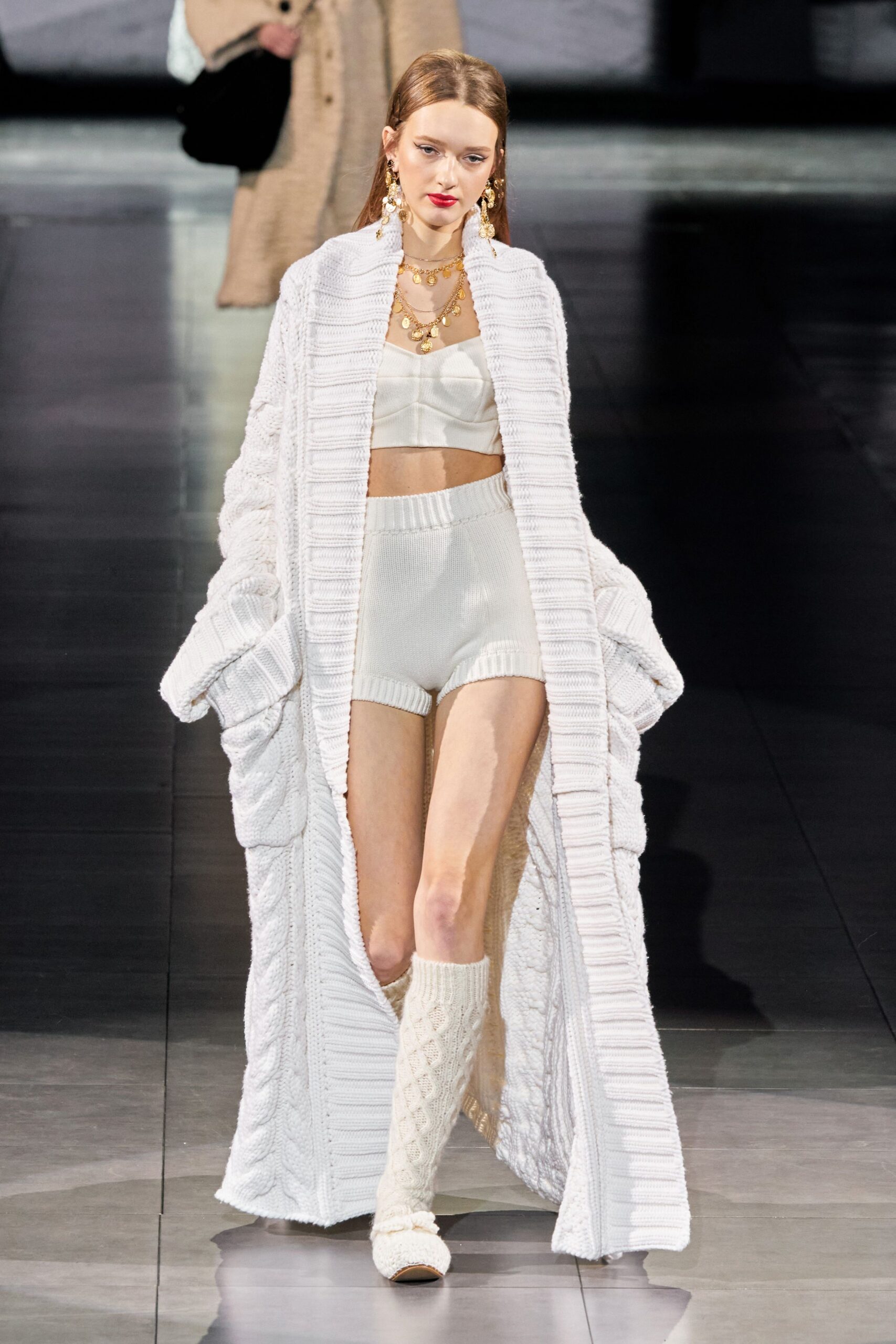 white knit long-sleeve collared relaxed textured coat