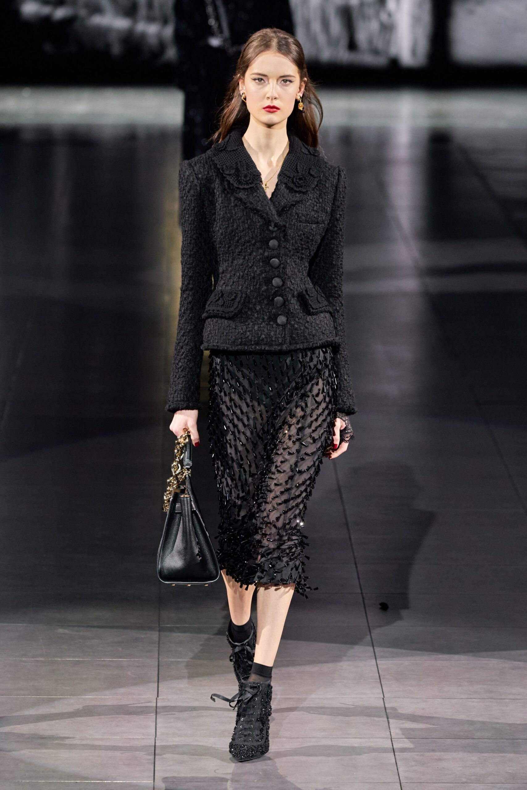black tweed long-sleeve collared structured buttoned blazer