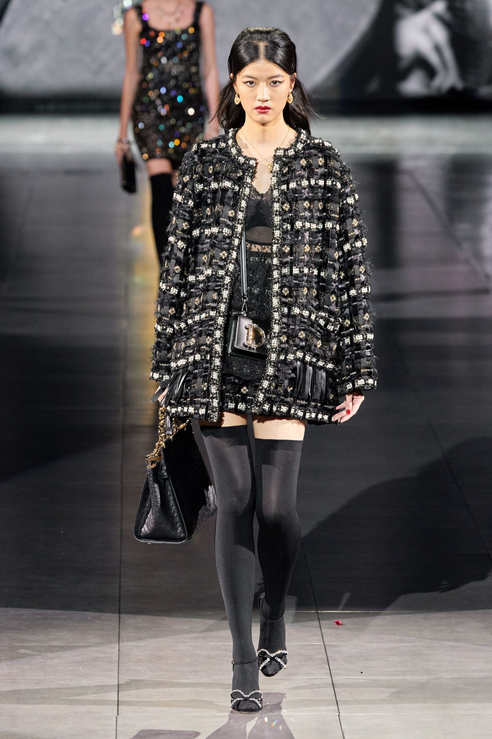 black tweed long-sleeve collared fitted buttoned layered jacket