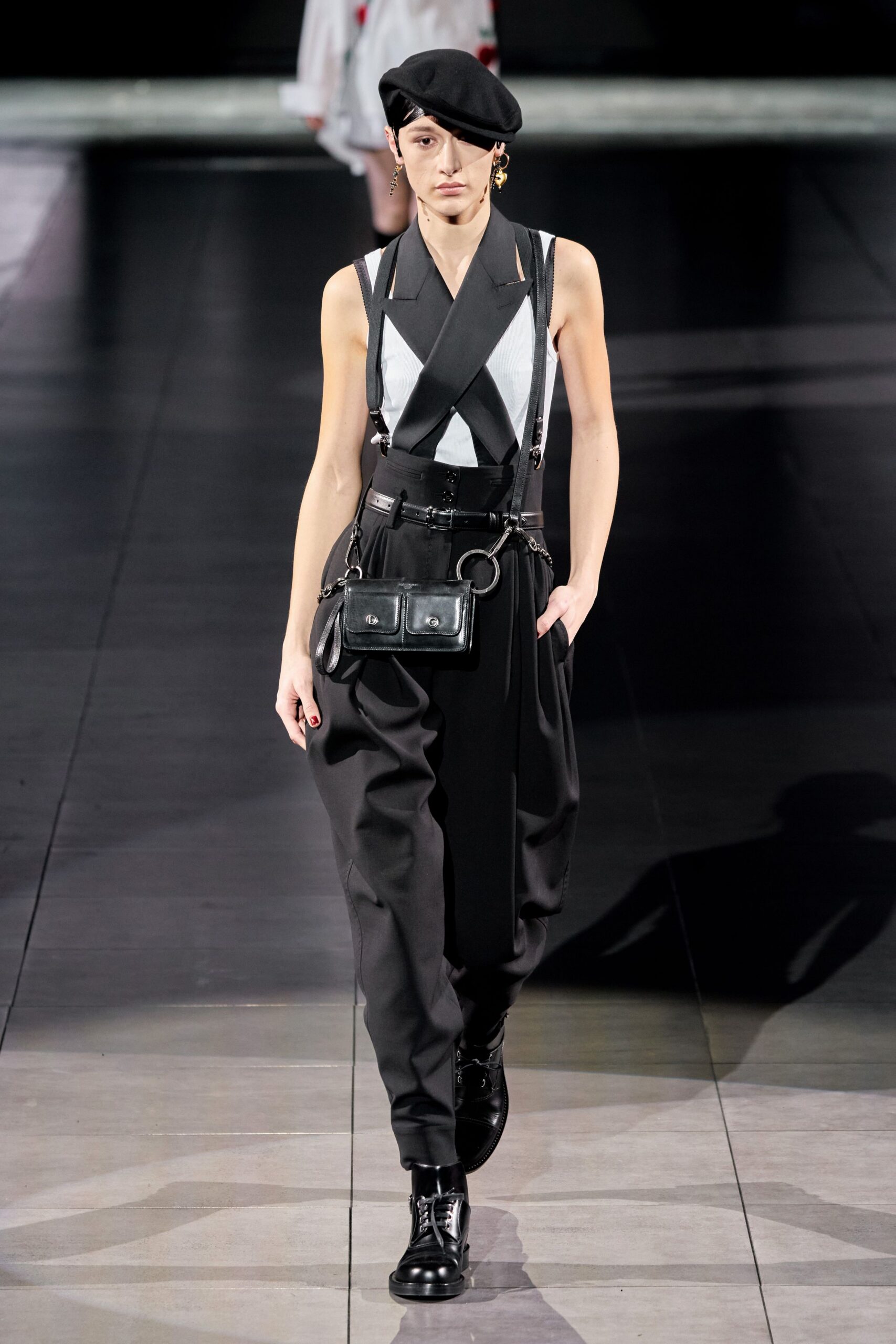 black sleeveless v-neck fitted layered top