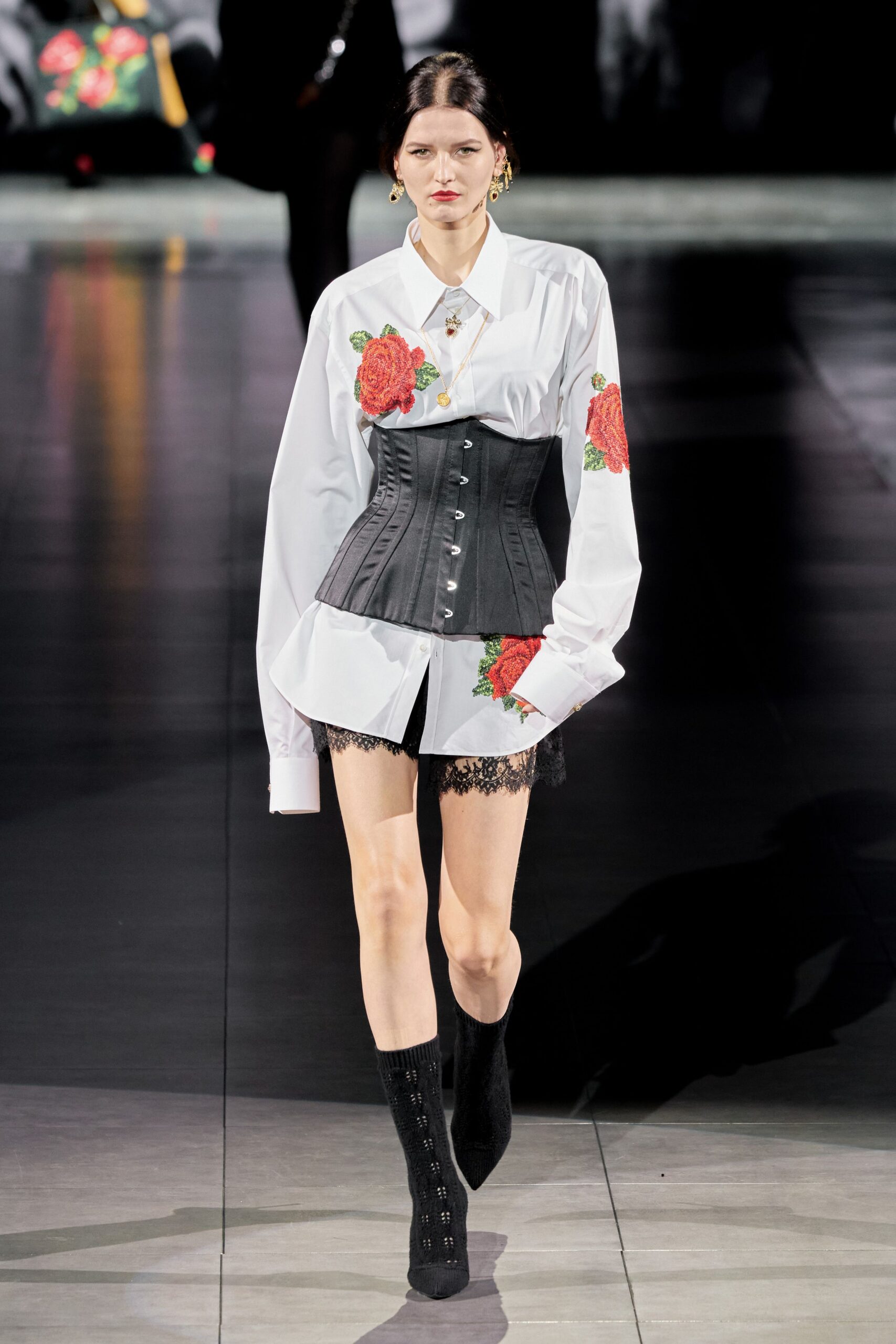 white cotton long-sleeve collared fitted embroidered shirt