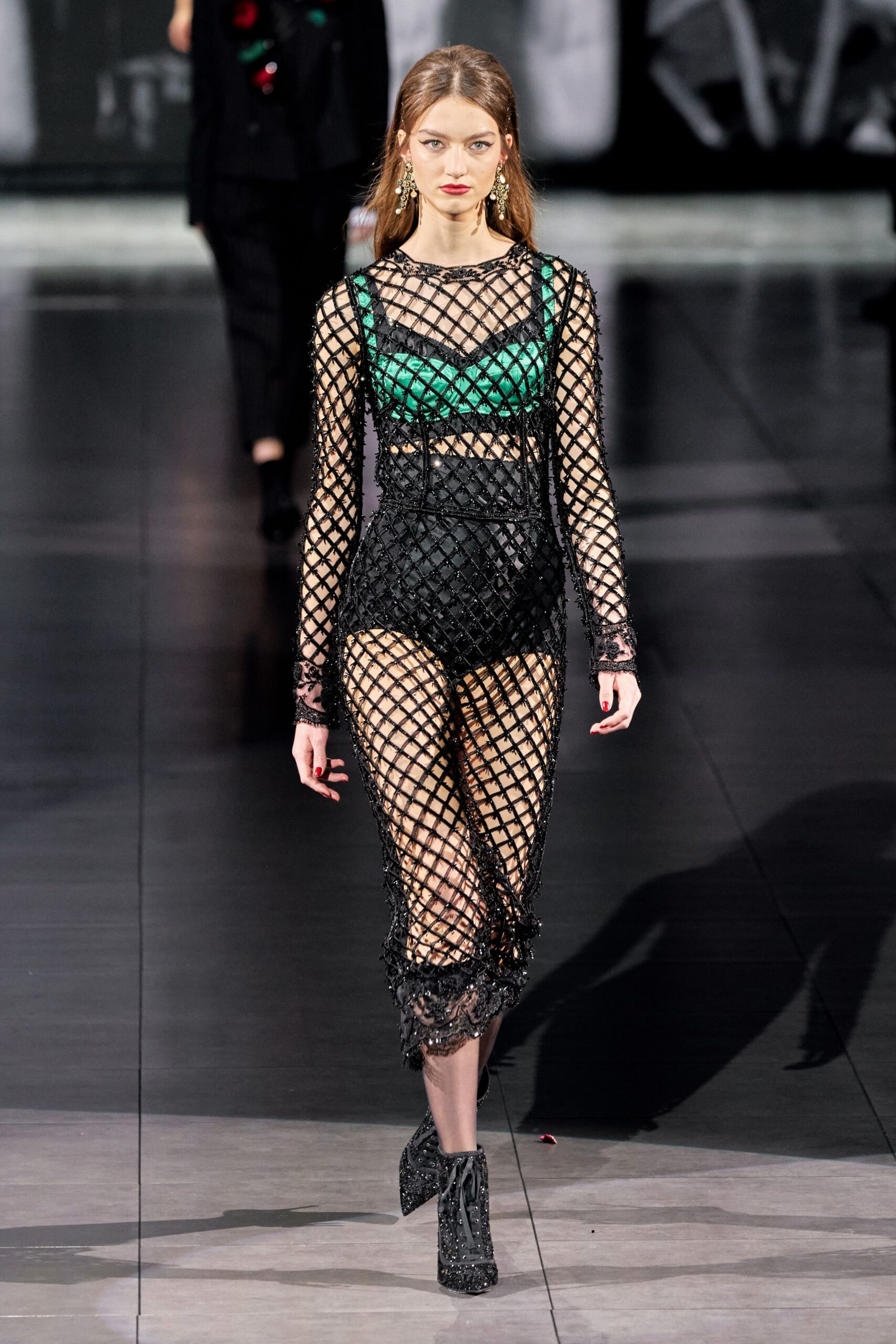 black mesh long-sleeve fitted pleated mini skirt