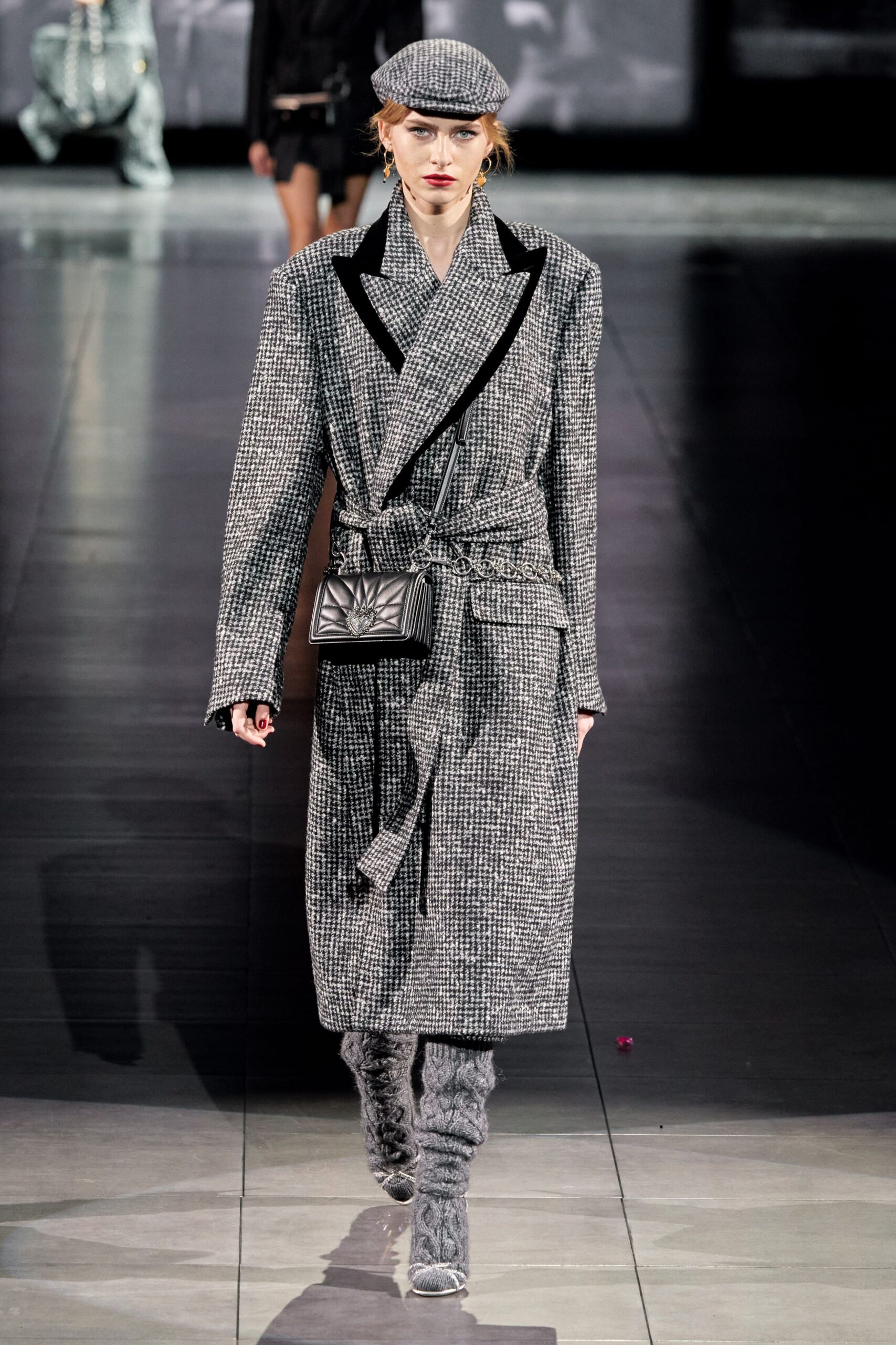 black wool long-sleeve collared relaxed belted checked coat