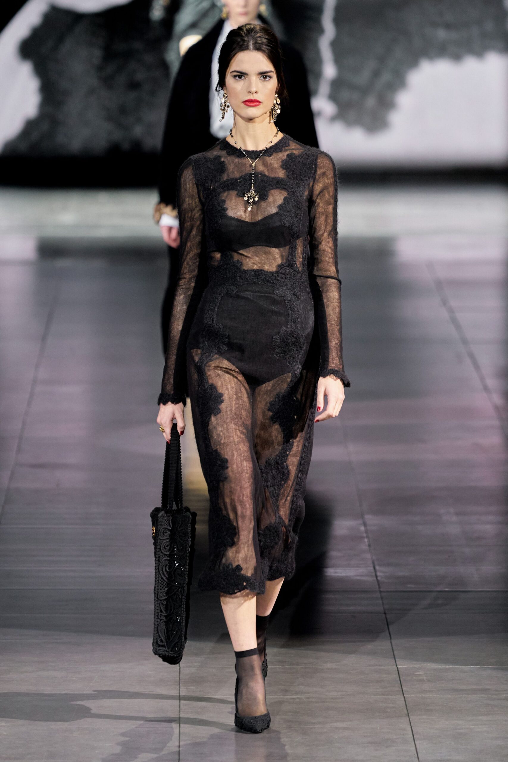 black lace long-sleeve v-neck fitted embroidered dress