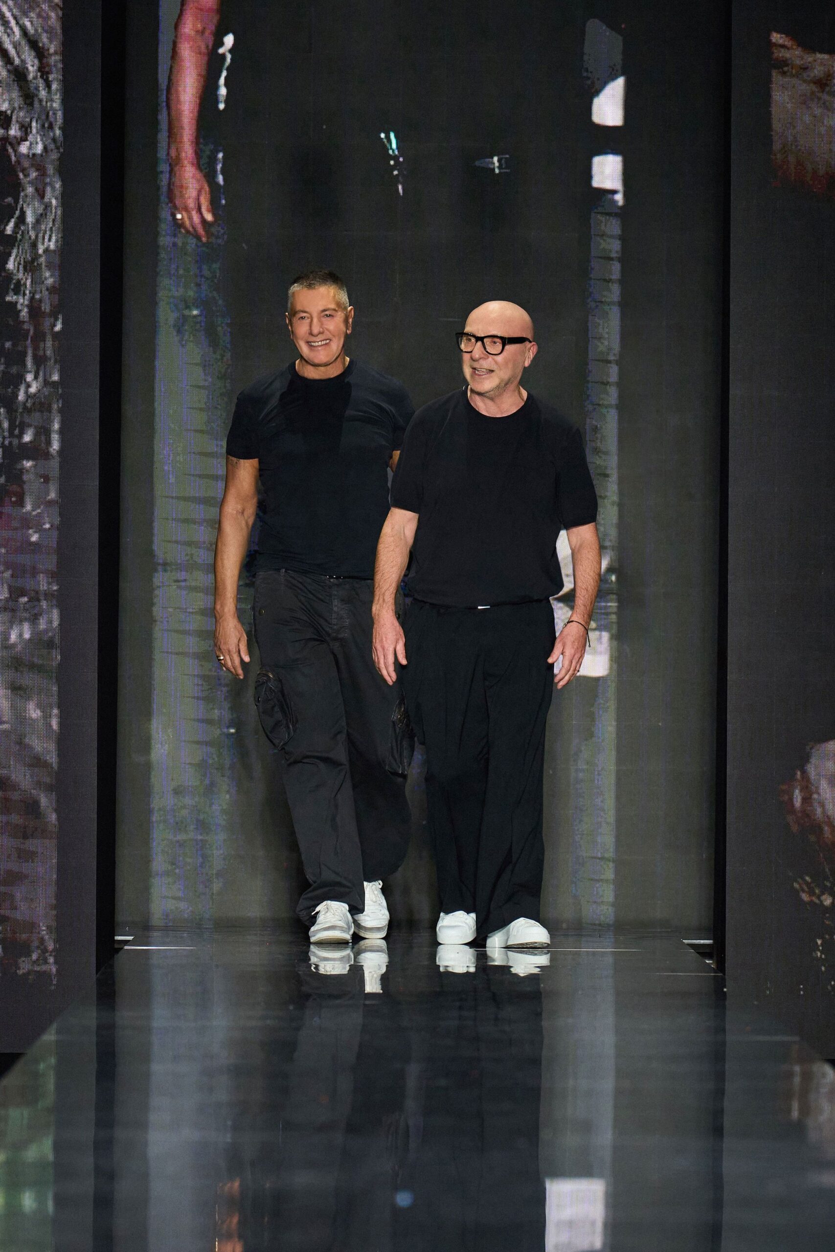 black cotton relaxed cargo pants