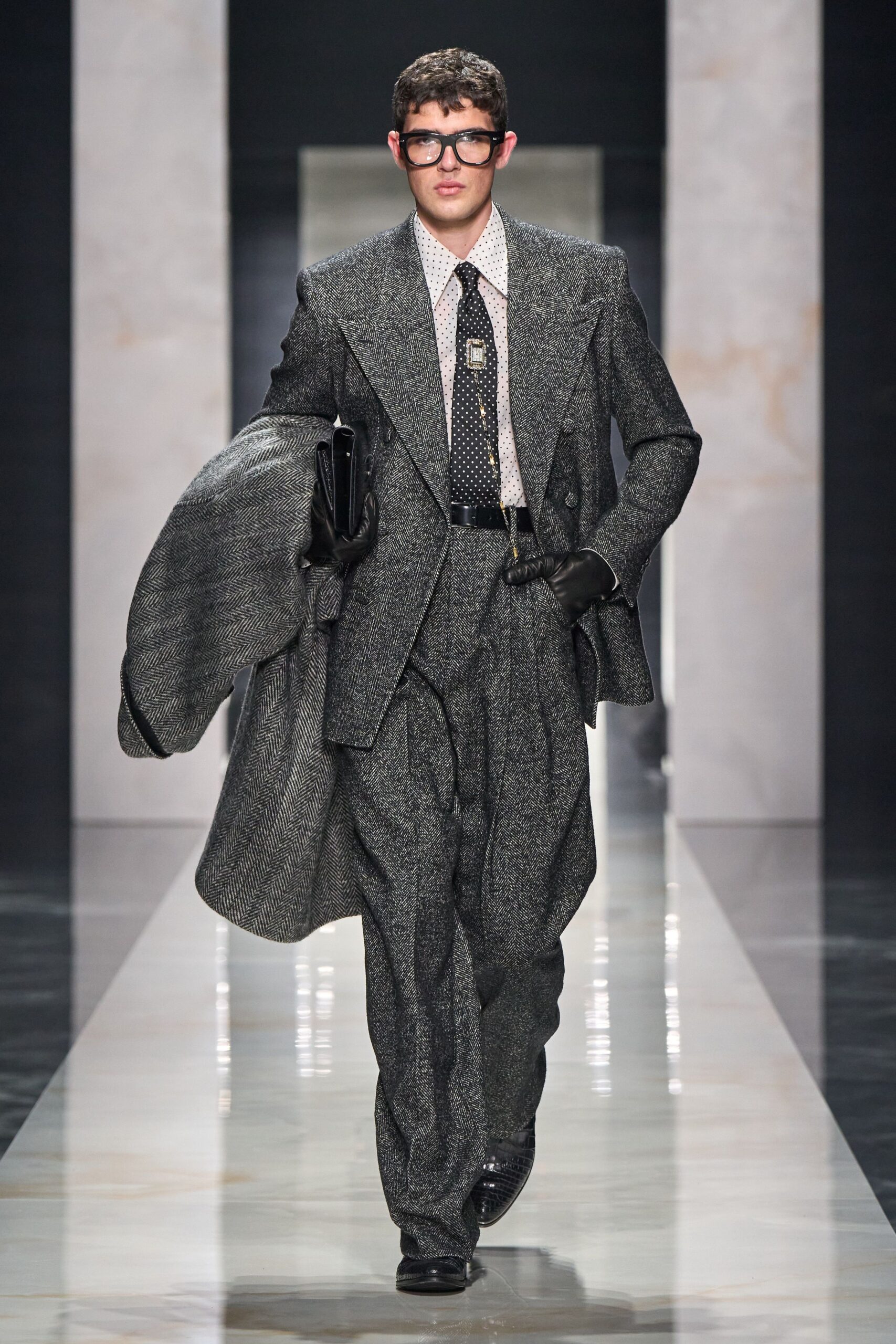 gray wool long-sleeve collared tailored buttoned pleated suit