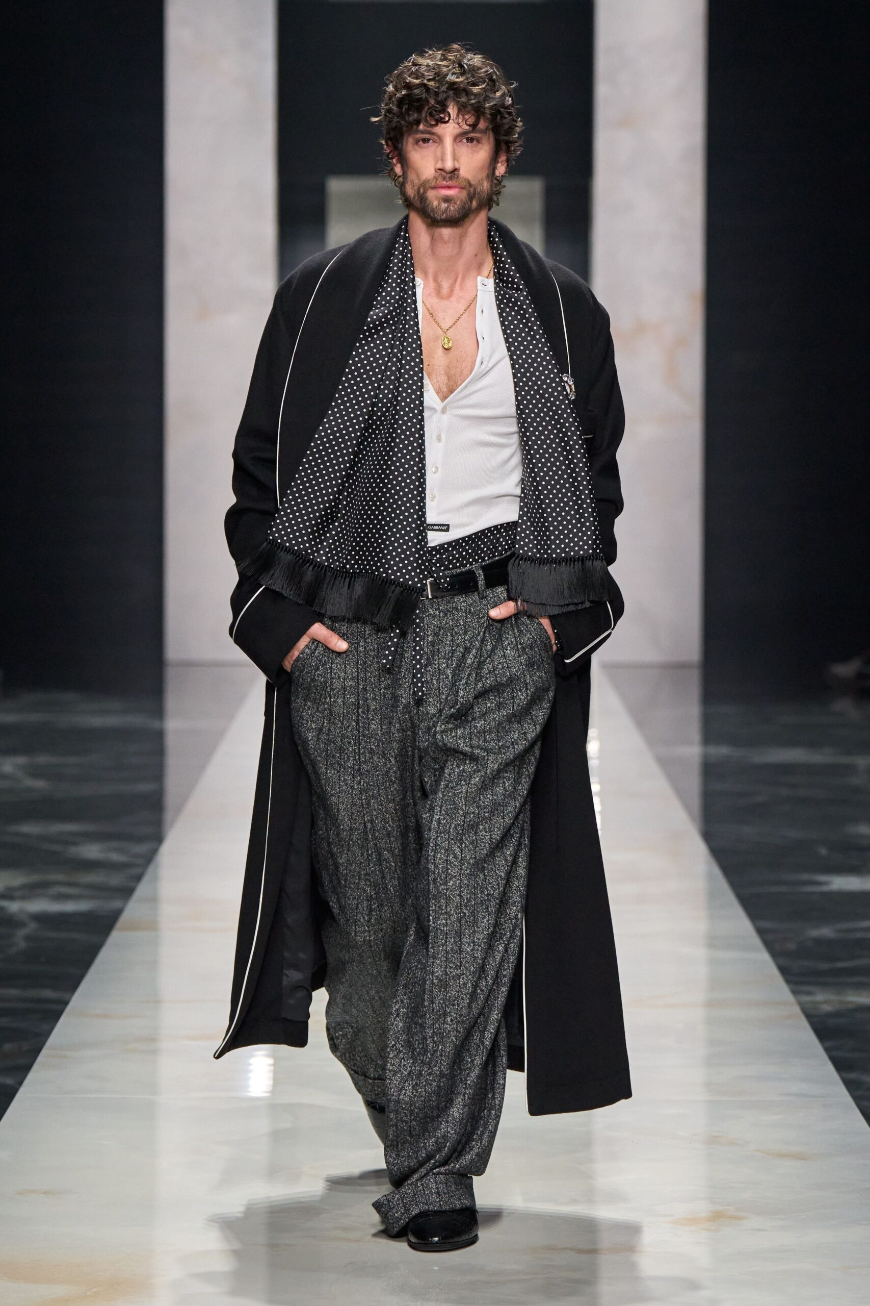 black wool long-sleeve collared relaxed layered coat