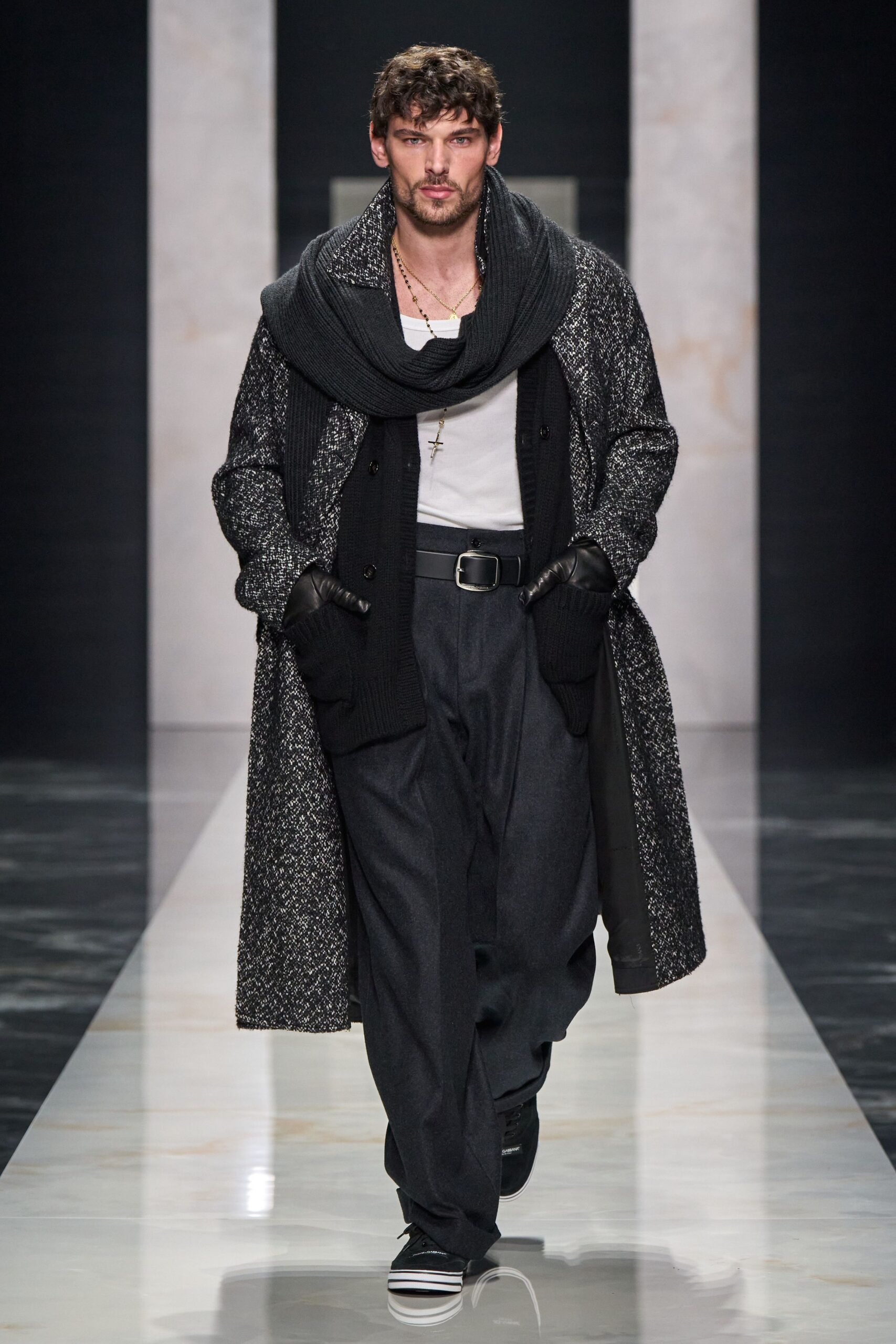 black wool long-sleeve collared relaxed textured coat