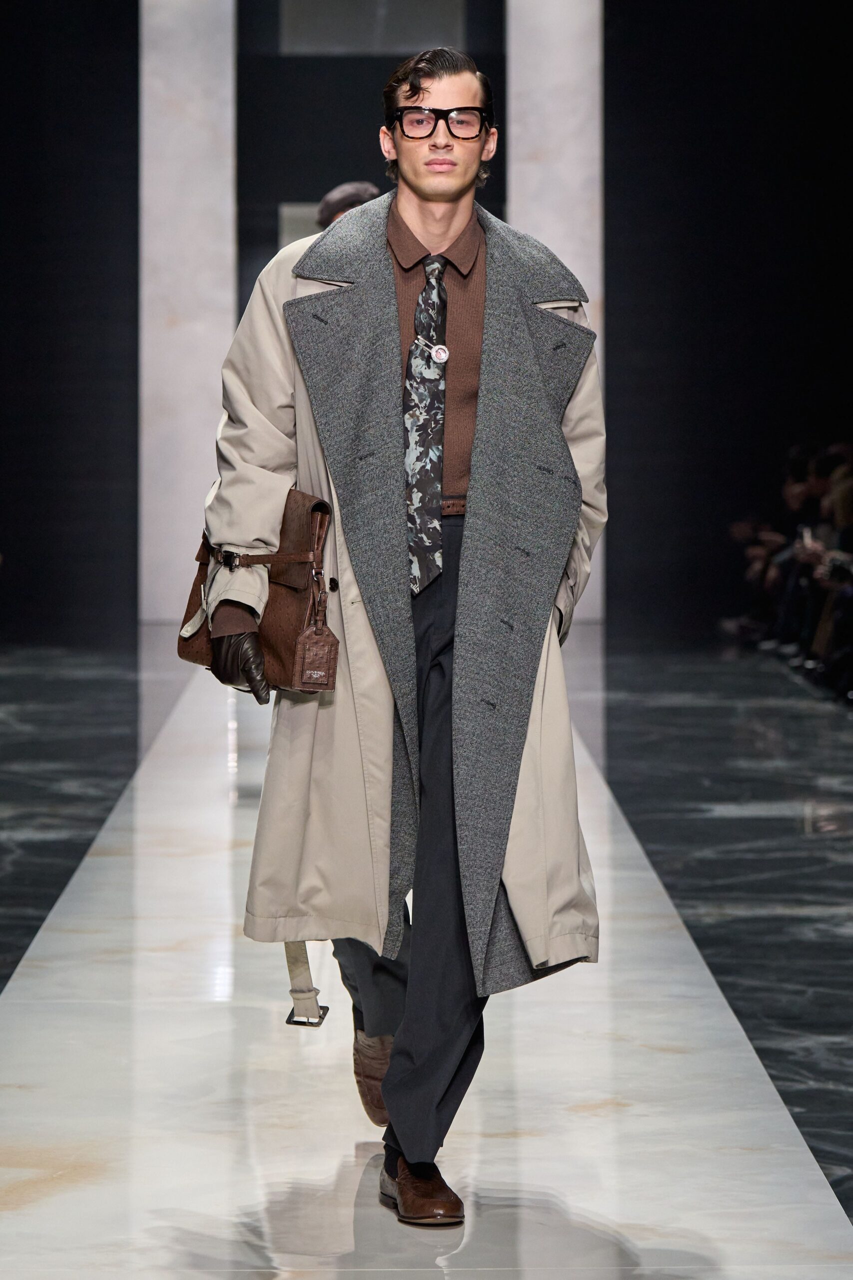 beige wool long-sleeve collared relaxed coat