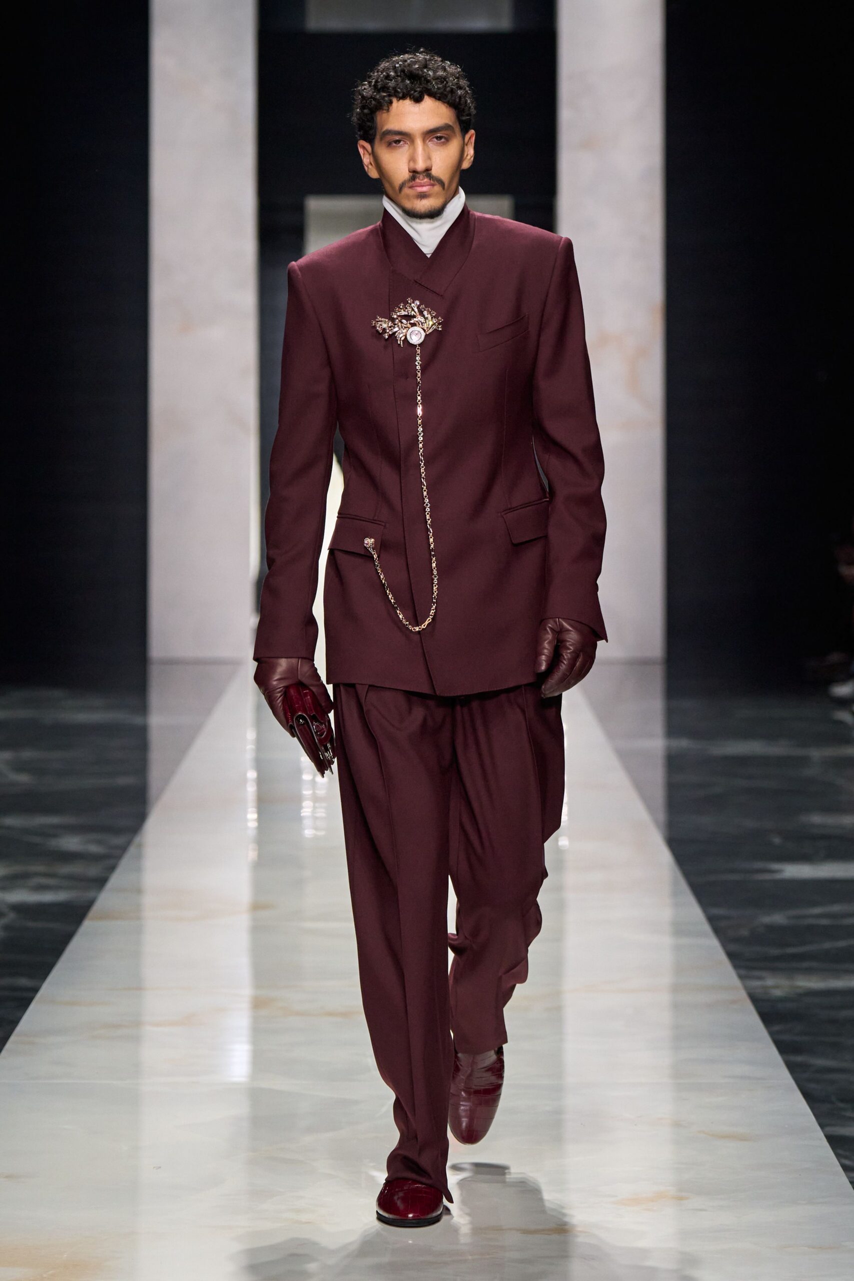 maroon long-sleeve collared tailored buttoned pleated suit