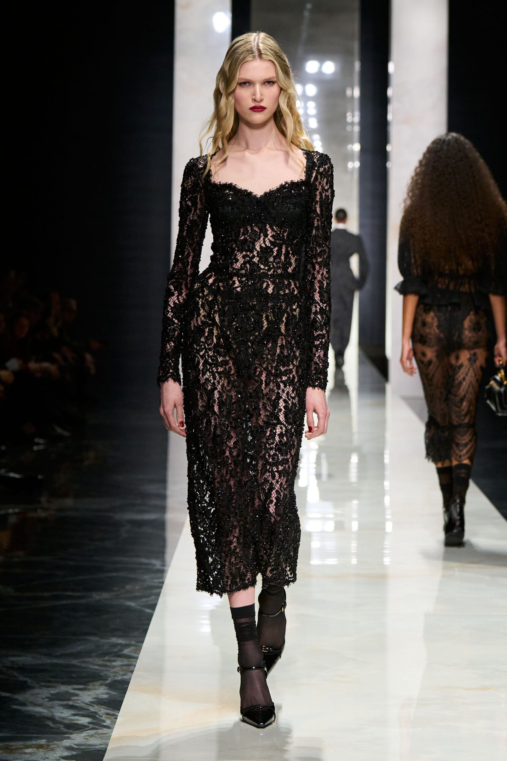 black lace long-sleeve v-neck fitted embroidered dress