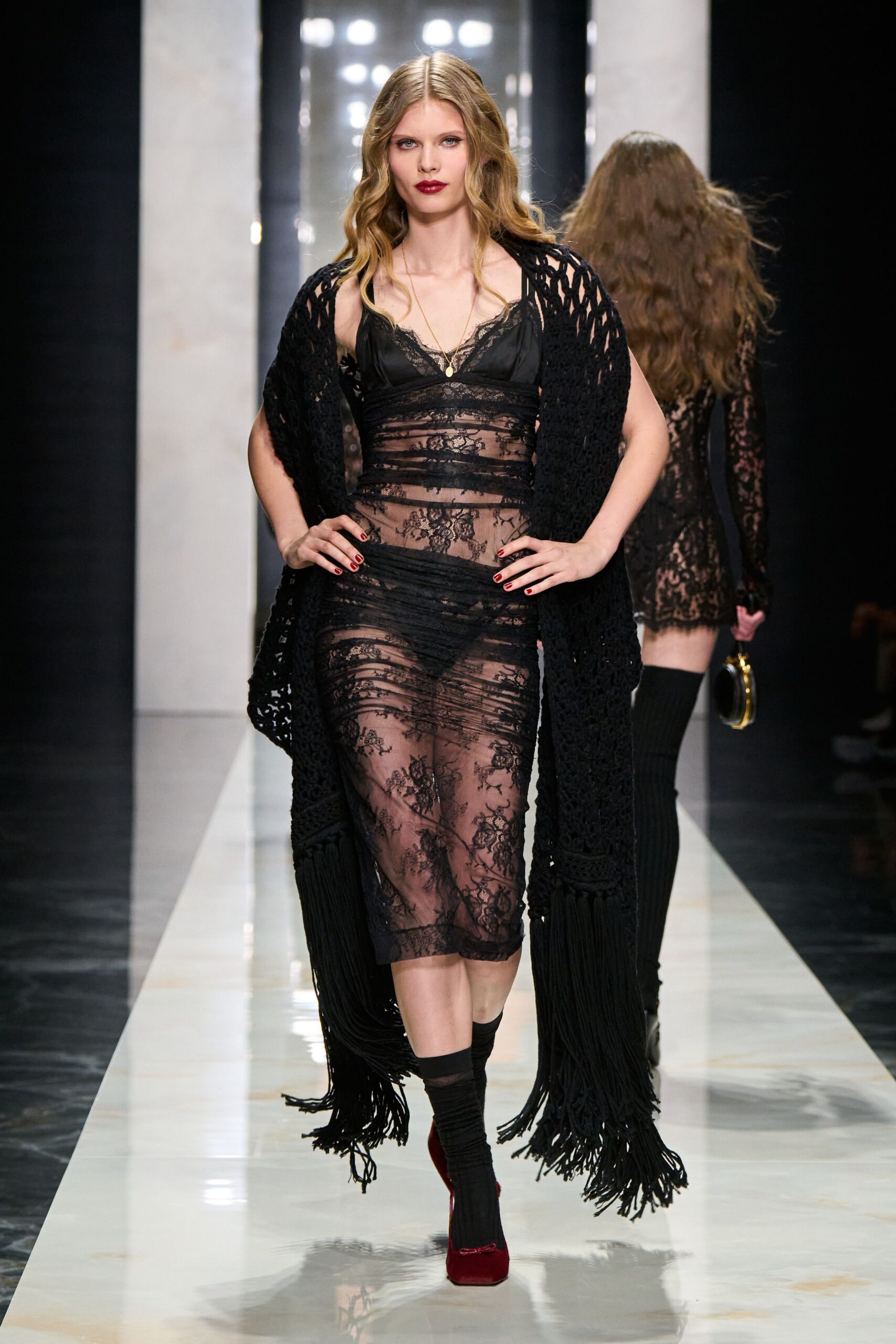 black lace sleeveless v-neck fitted tiered dress