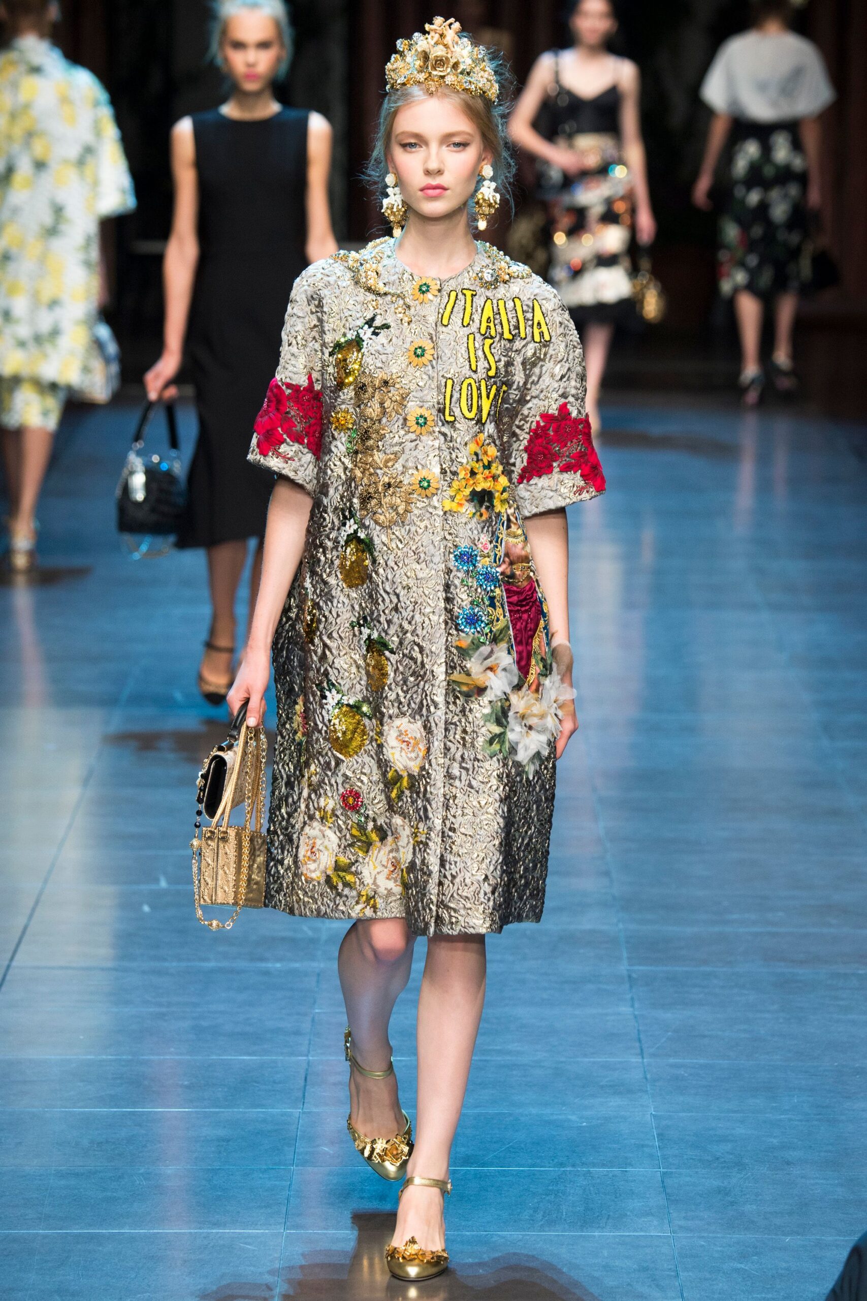 Dolce & Gabbana Spring 2016 Ready-to-Wear Look 8