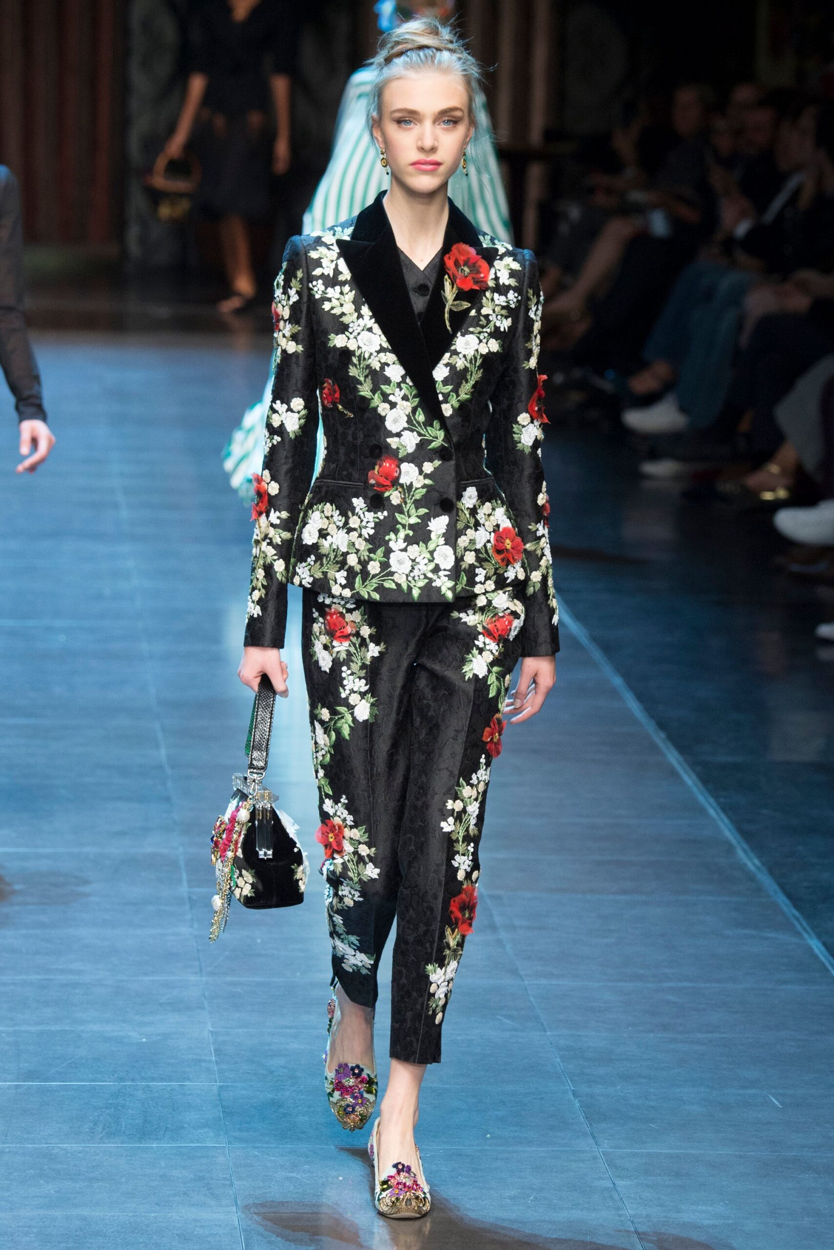 black velvet long-sleeve collared tailored embroidered suit