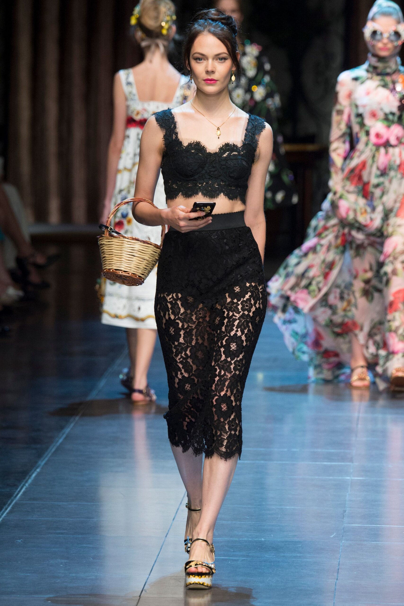 Dolce & Gabbana Spring 2016 Ready-to-Wear Look 30