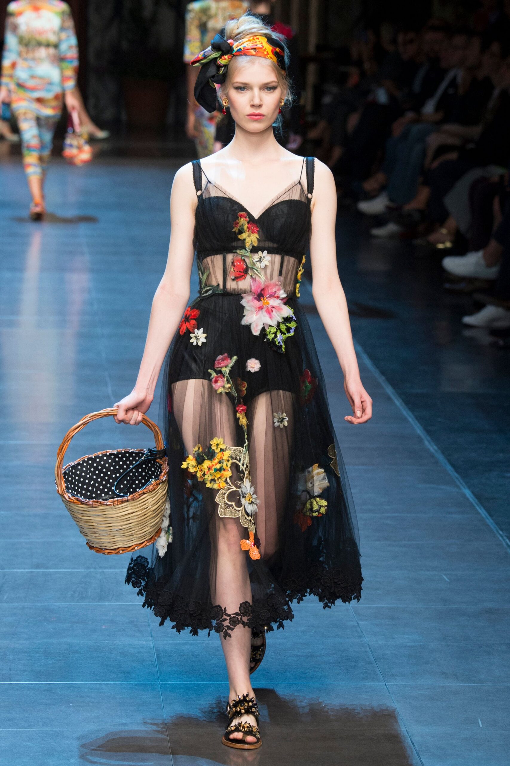Dolce & Gabbana Spring 2016 Ready-to-Wear Look 70