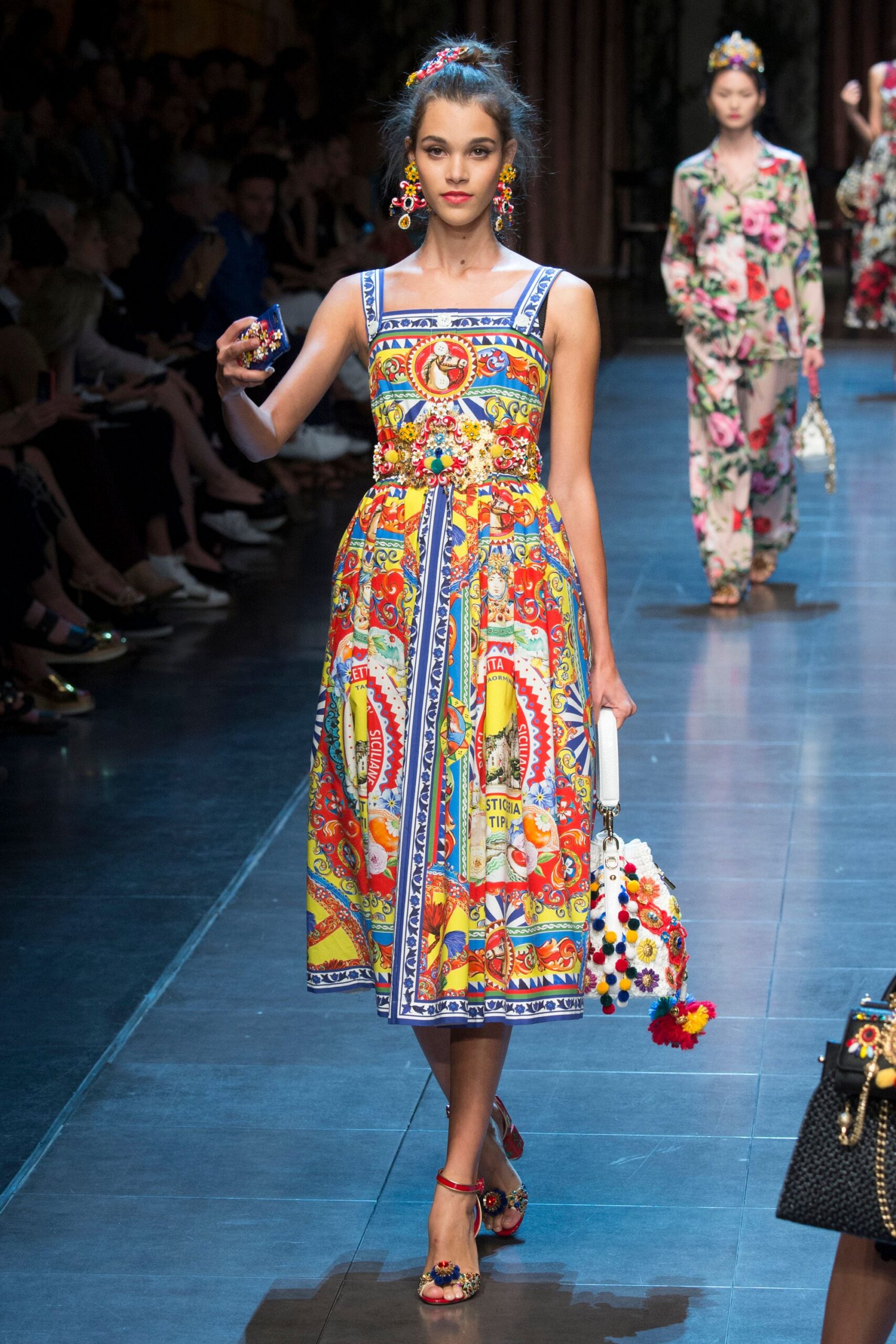 multi sleeveless square-neck fitted printed tiered midi dress