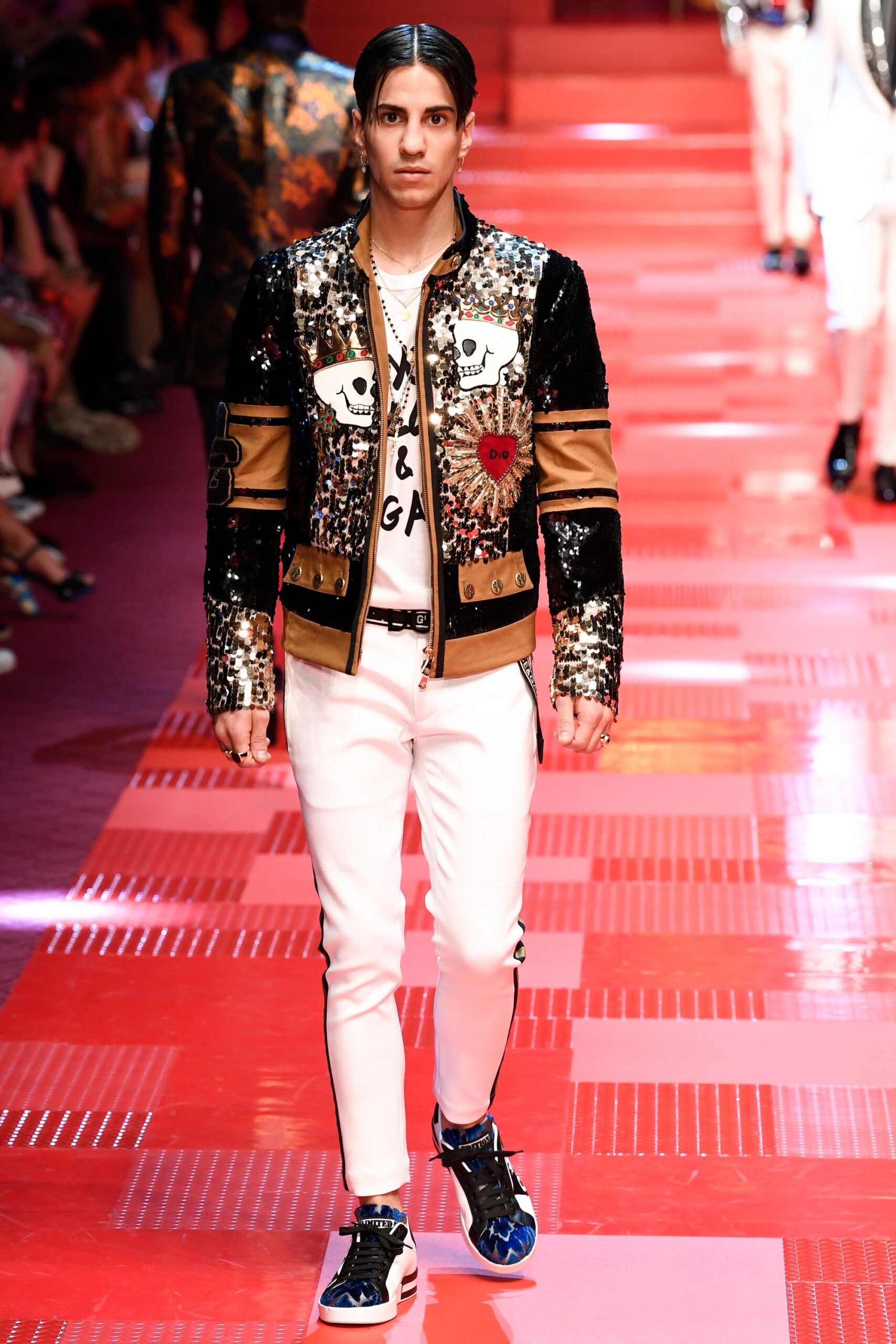 black long-sleeve collared fitted sequined embroidered shiny jacket