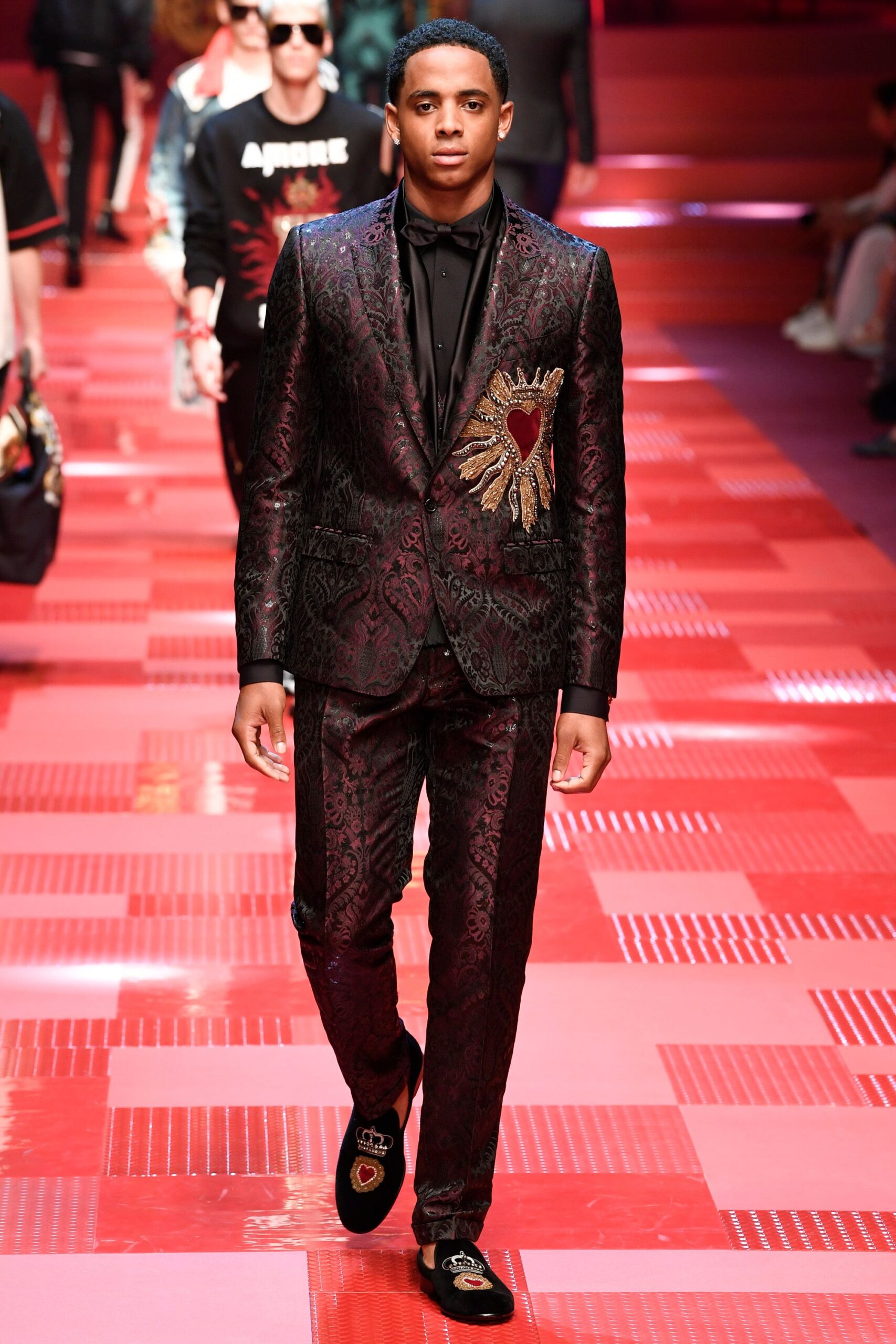 black silk long-sleeve collared tailored embroidered suit