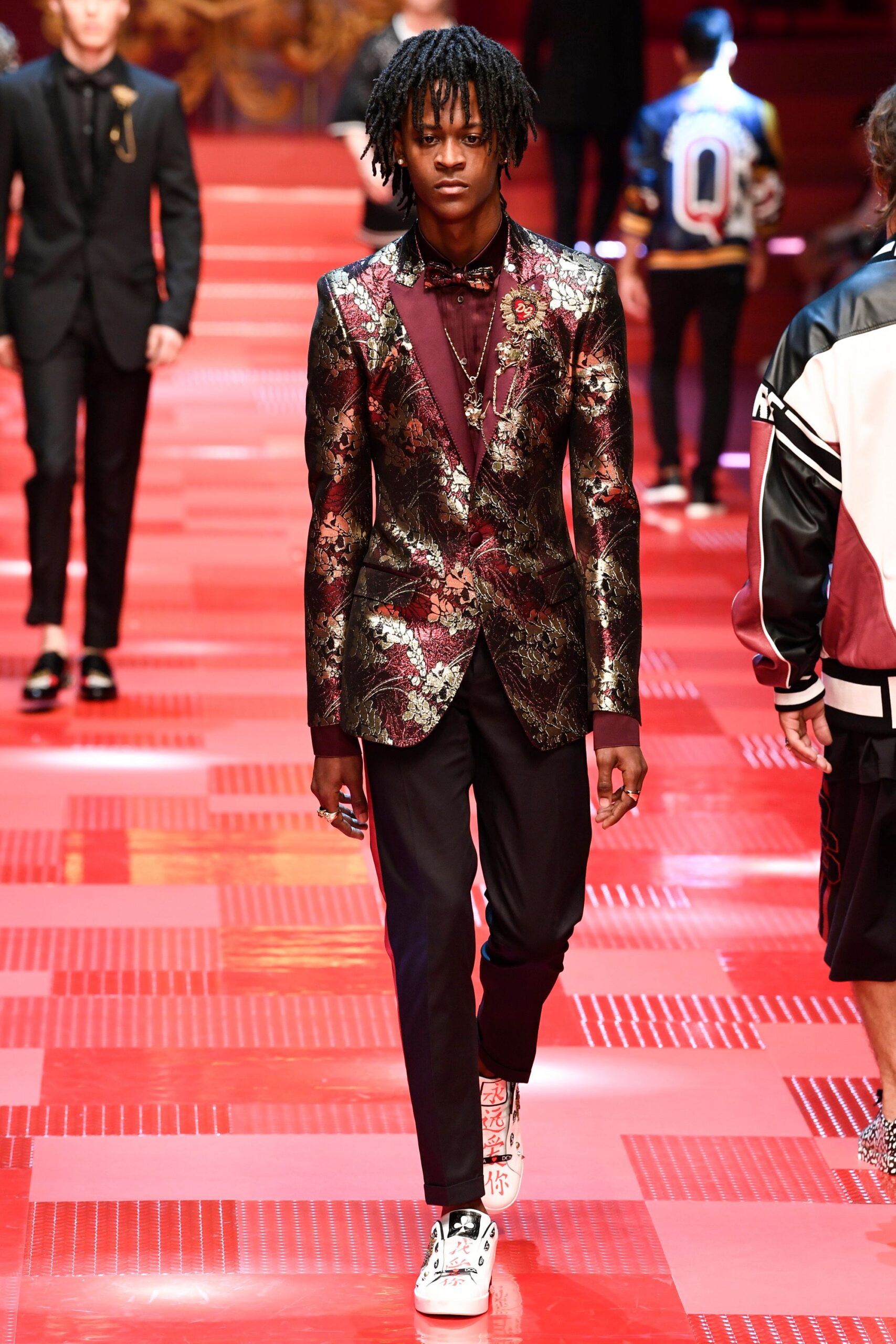 black silk long-sleeve collared tailored embroidered blazer