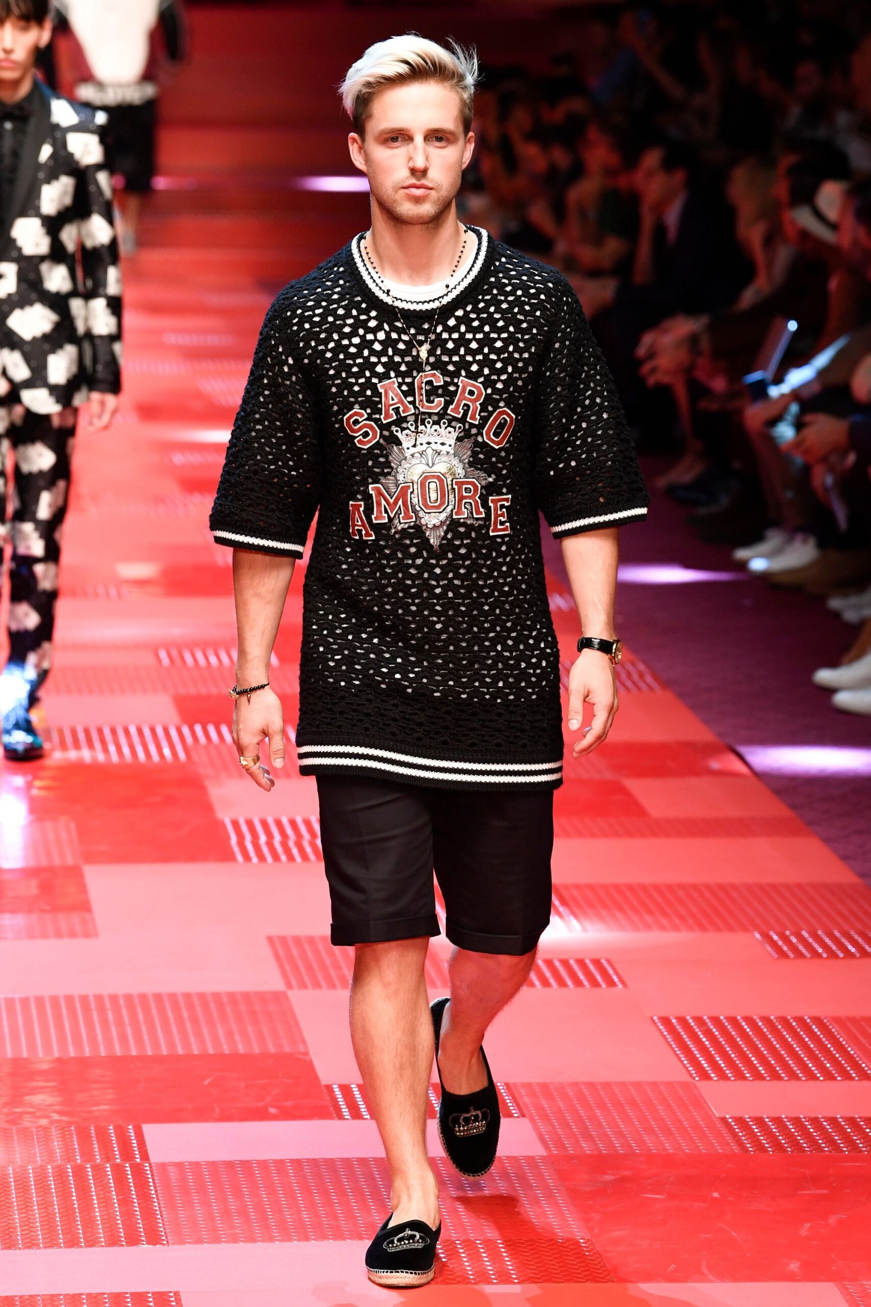 black cotton short-sleeve collared relaxed printed top
