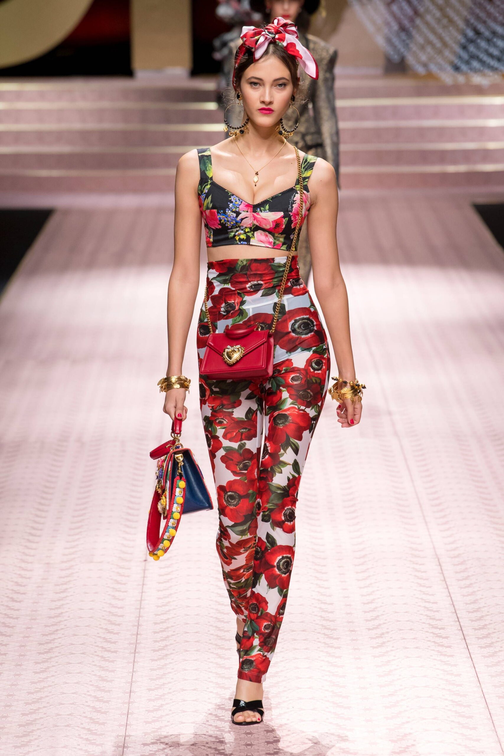 Dolce & Gabbana Spring 2019 Ready-to-Wear Look 114