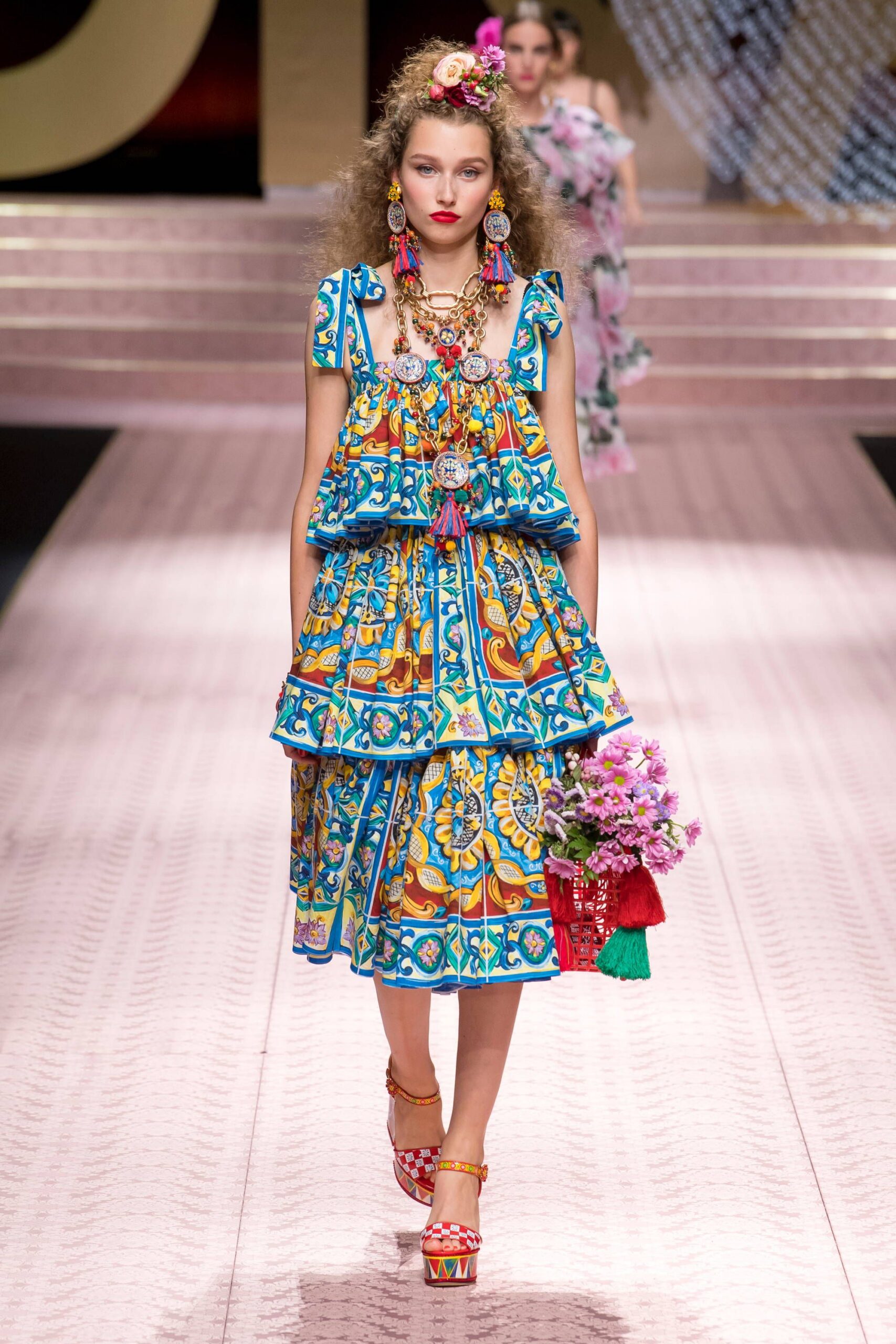 Dolce & Gabbana Spring 2019 Ready-to-Wear Look 126