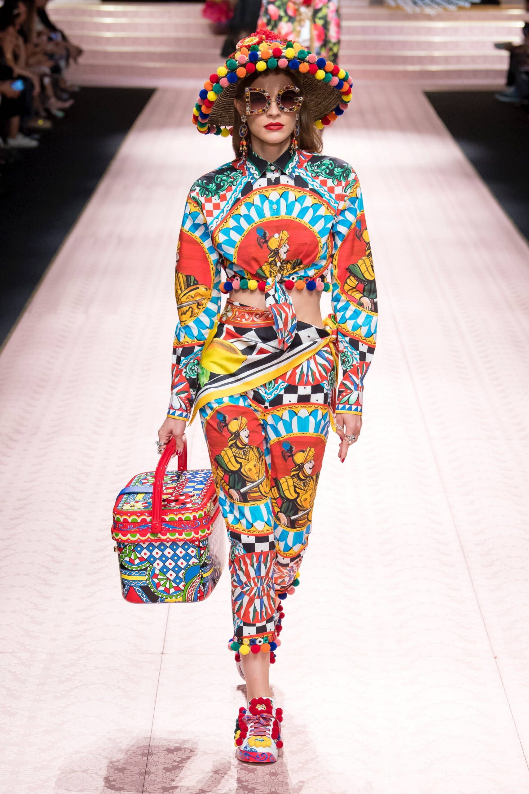 Dolce & Gabbana Spring 2019 Ready-to-Wear Look 94