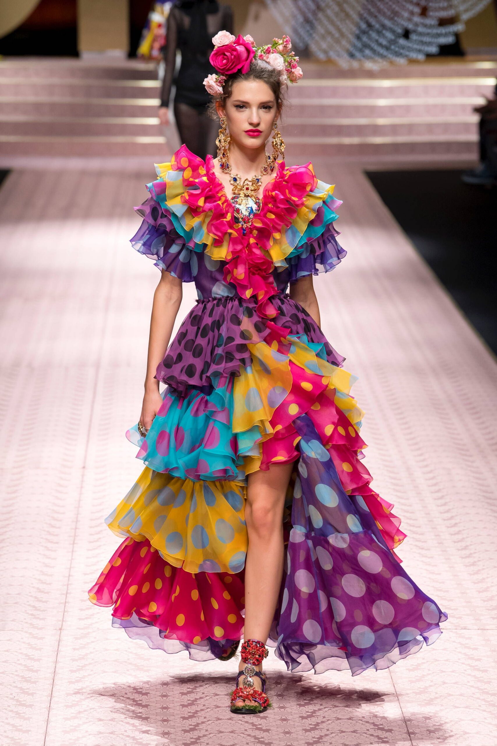 Dolce & Gabbana Spring 2019 Ready-to-Wear Look 97