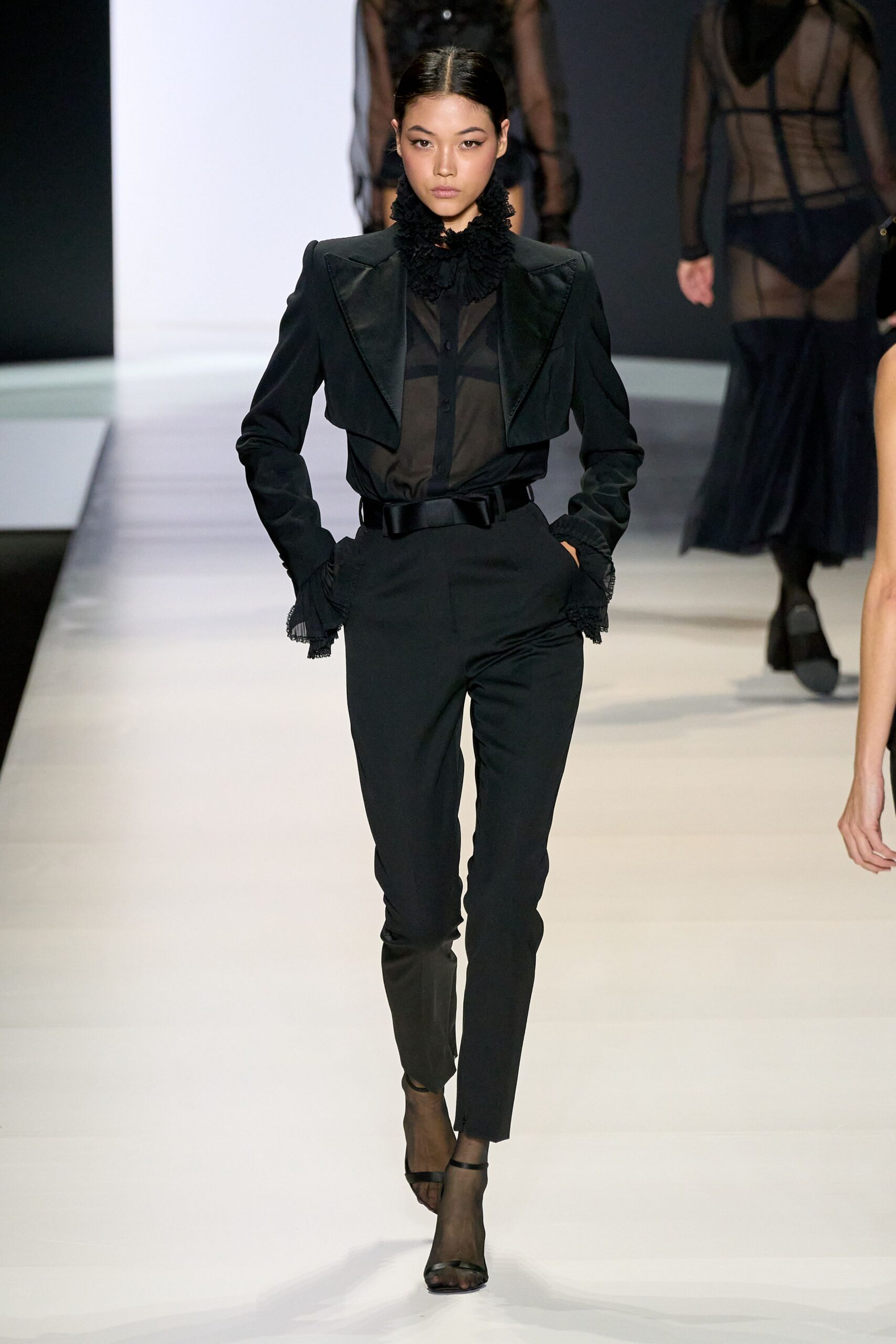 black silk long-sleeve collared structured pleated blazer