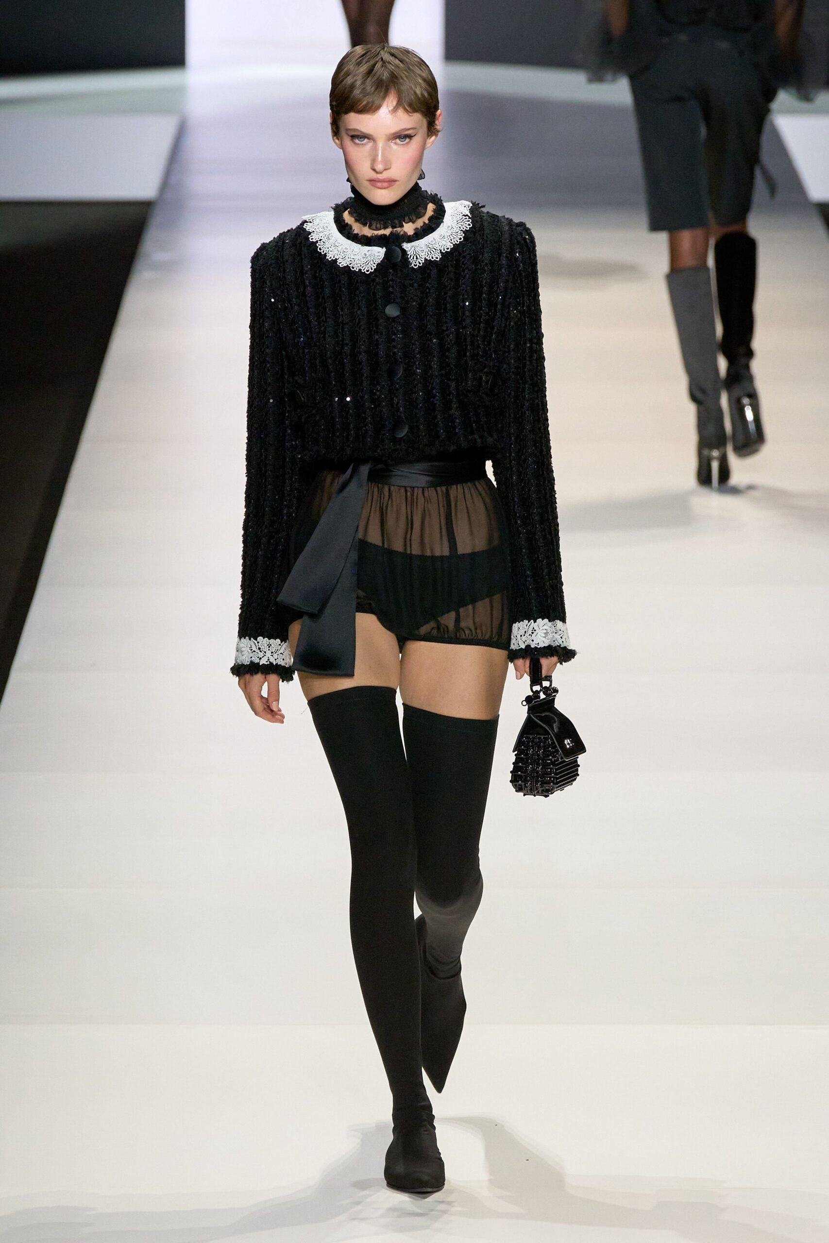 black velvet long-sleeve collared fitted pleated buttoned jacket