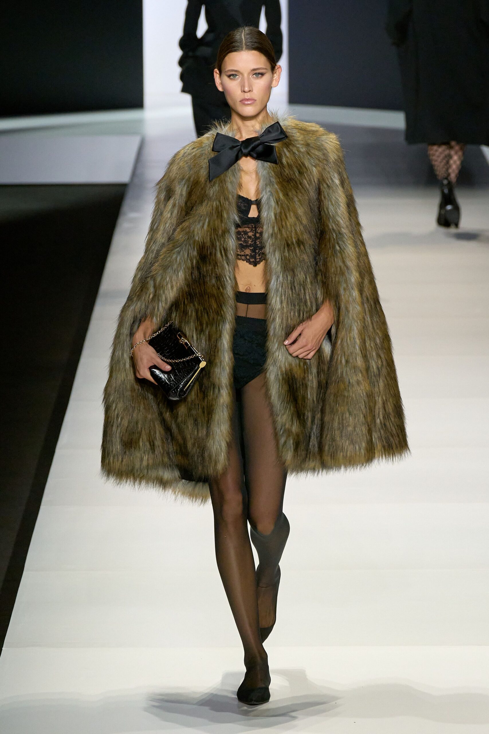 brown faux-fur relaxed cape