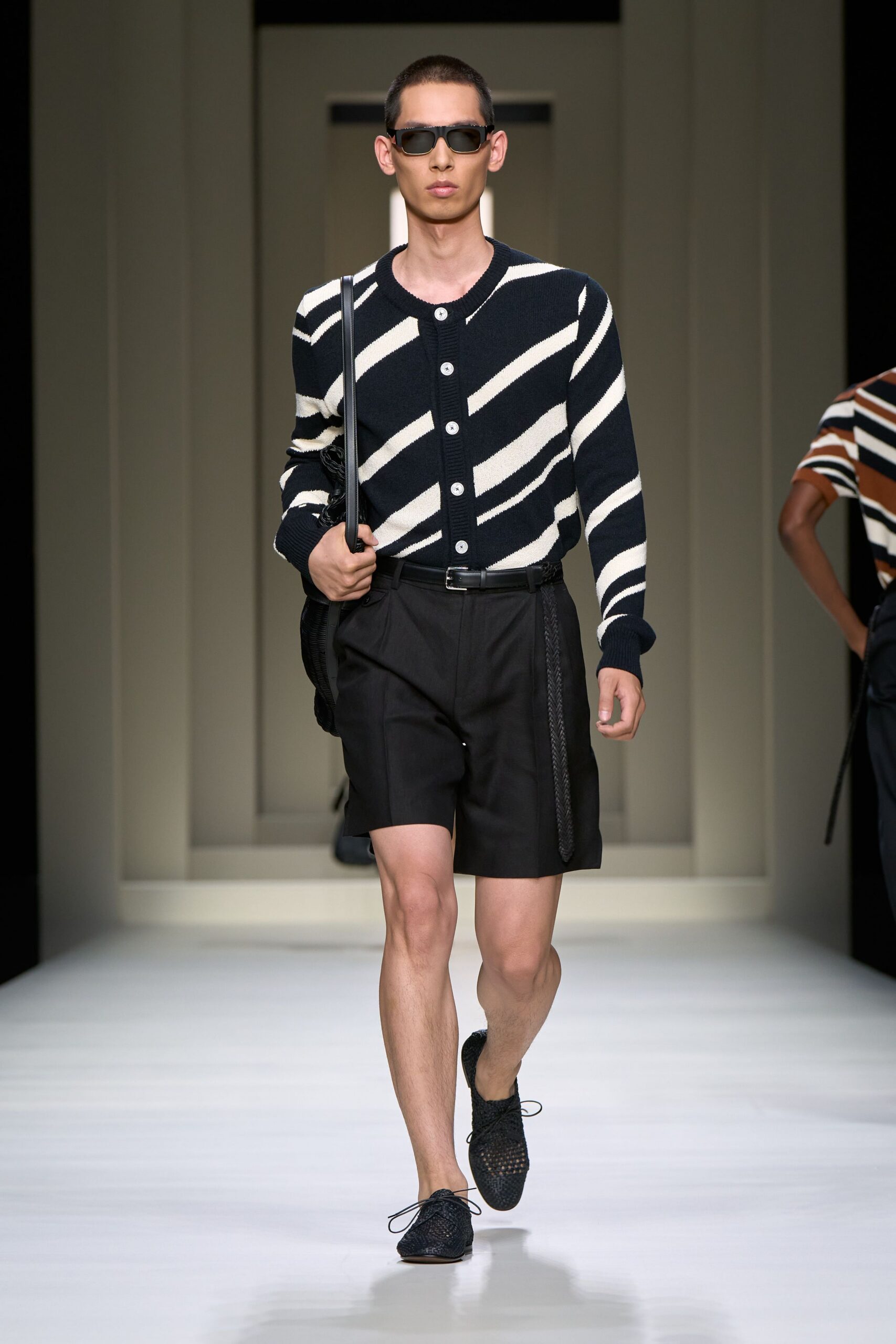 black cotton long-sleeve collared fitted striped cardigan