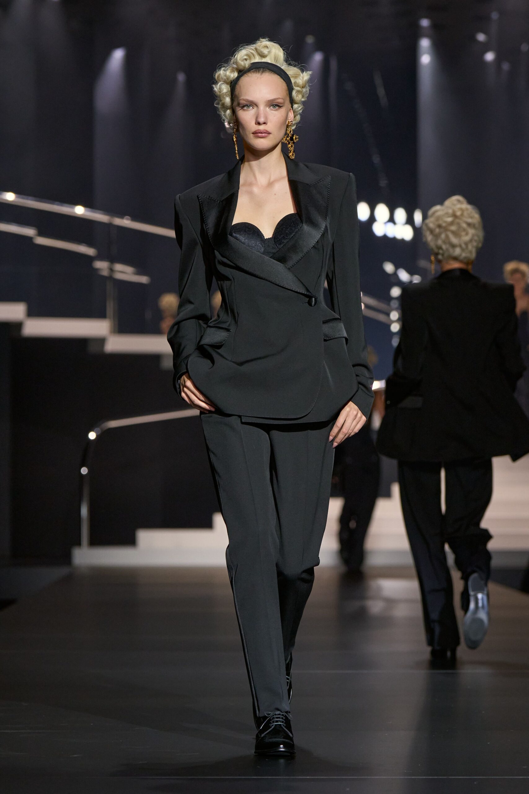black tailored blazer with corset