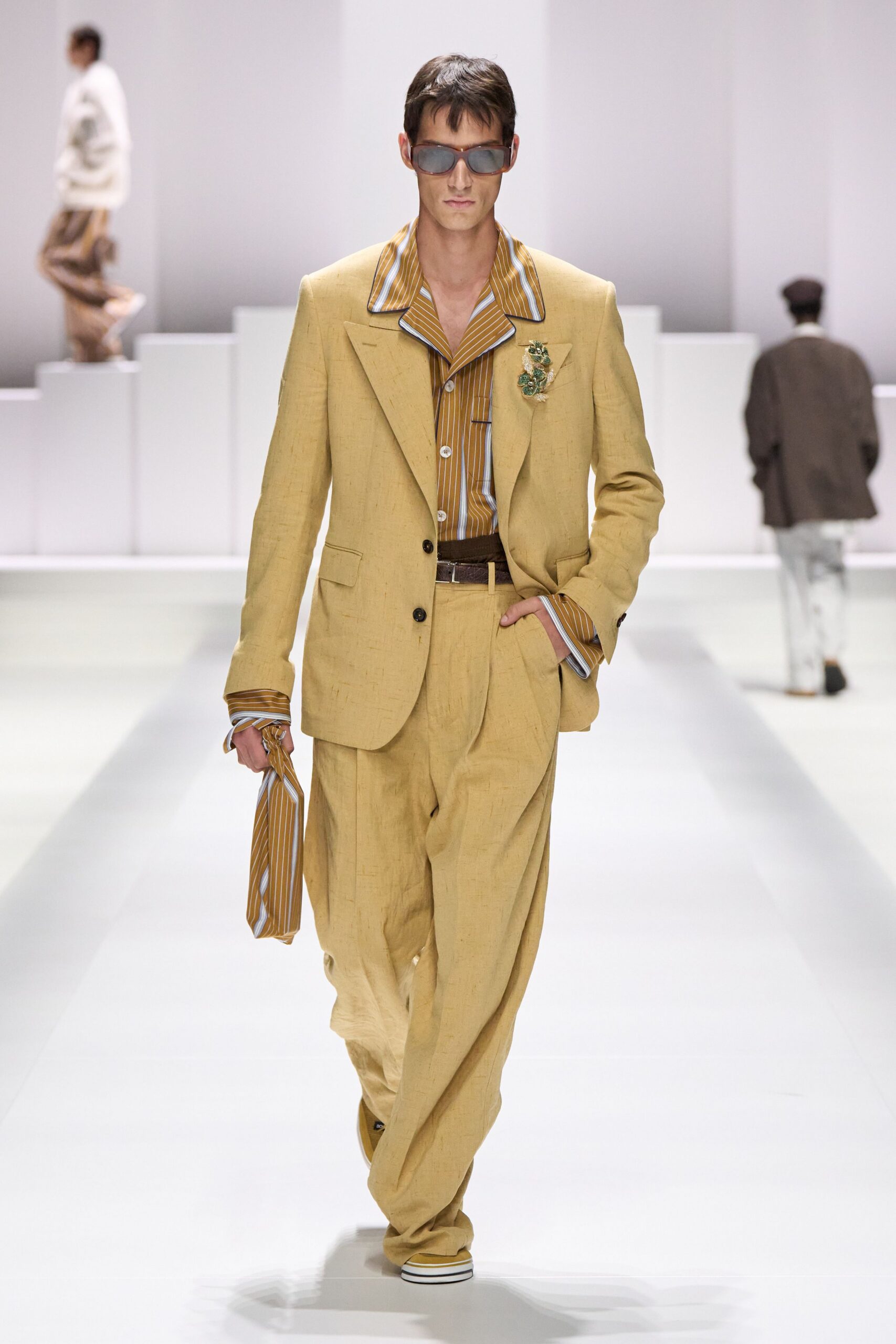 yellow linen long-sleeve collared relaxed striped buttoned suit