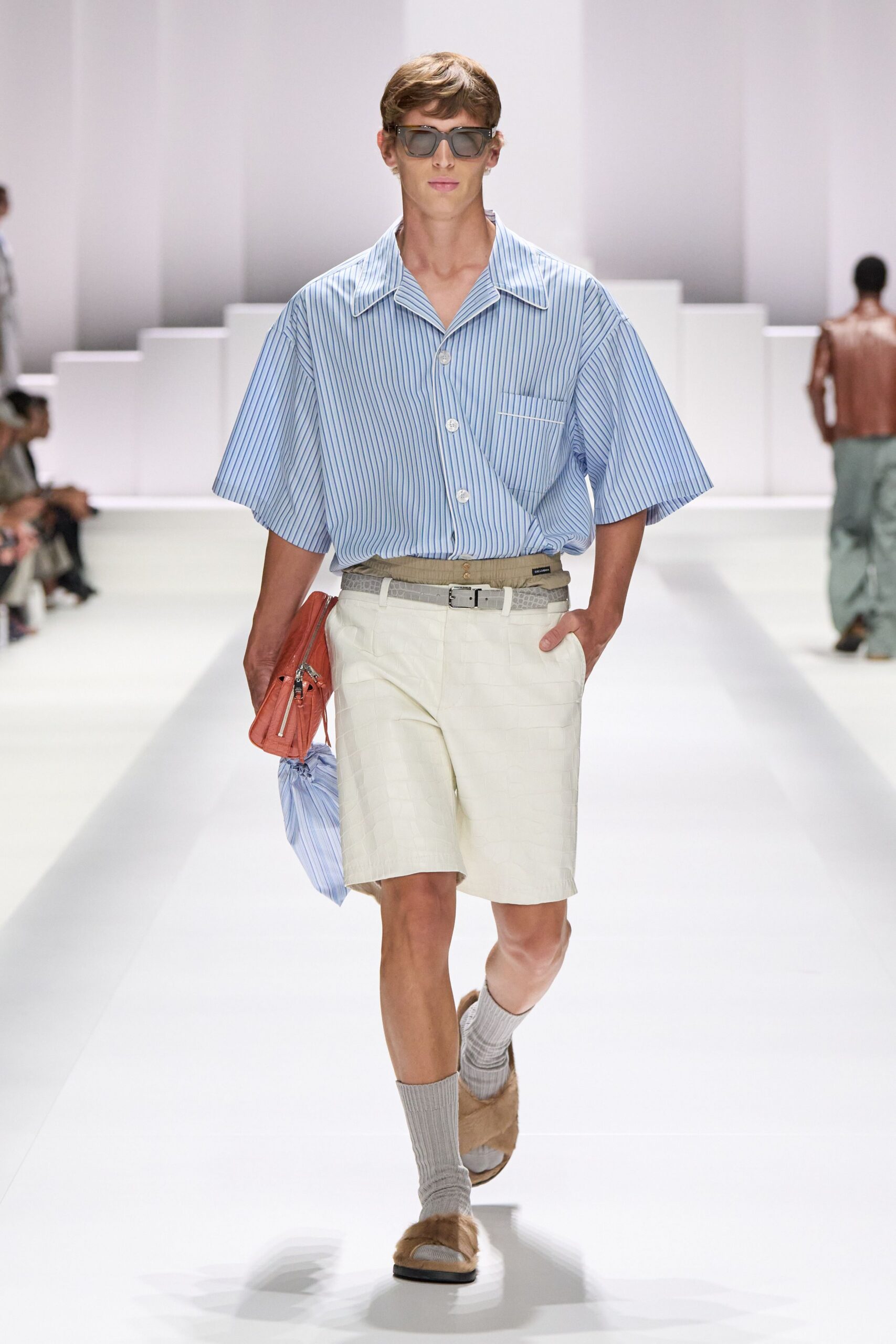 beige cotton fitted shorts