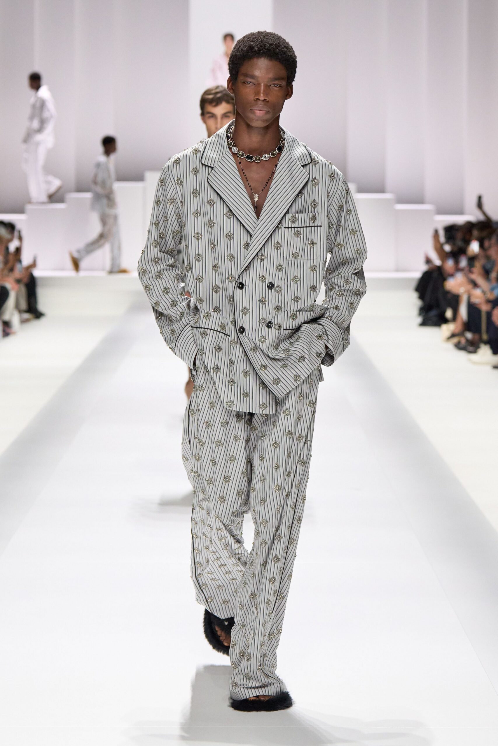 white cotton long-sleeve collared fitted striped suit