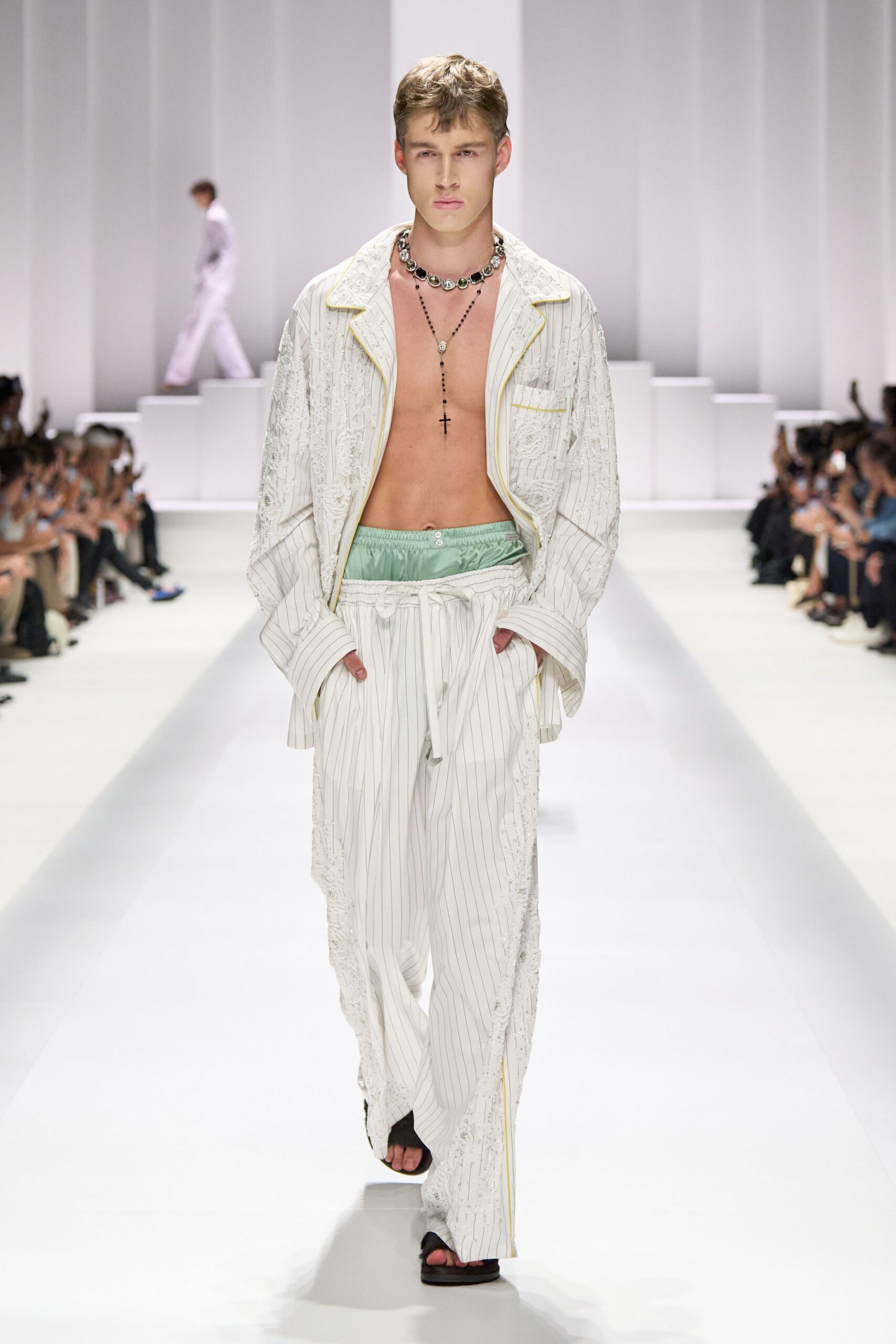 white cotton long-sleeve collared relaxed embroidered jacket