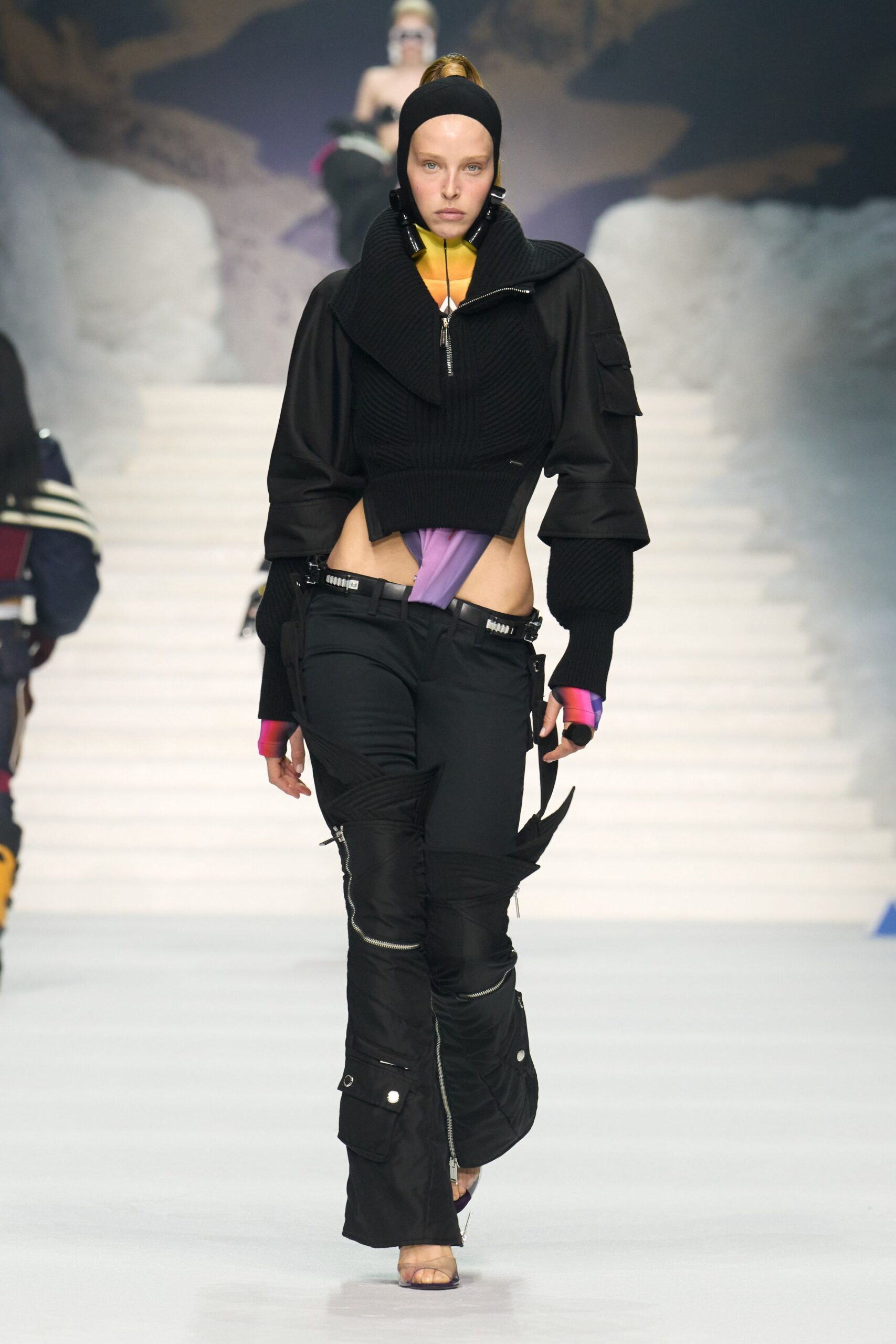 black fitted hoodie and pants