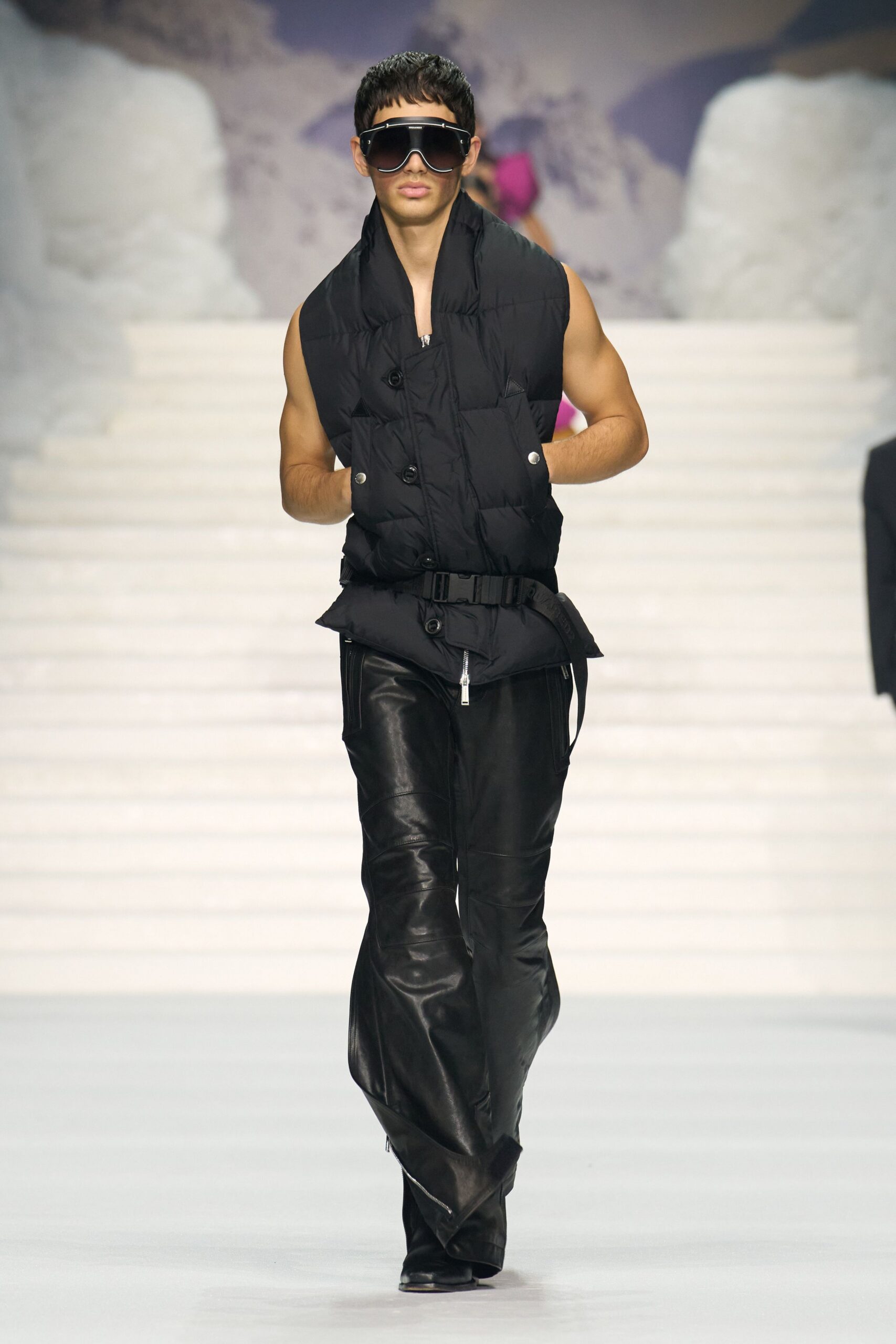 black jersey sleeveless collared fitted zippered padded vest