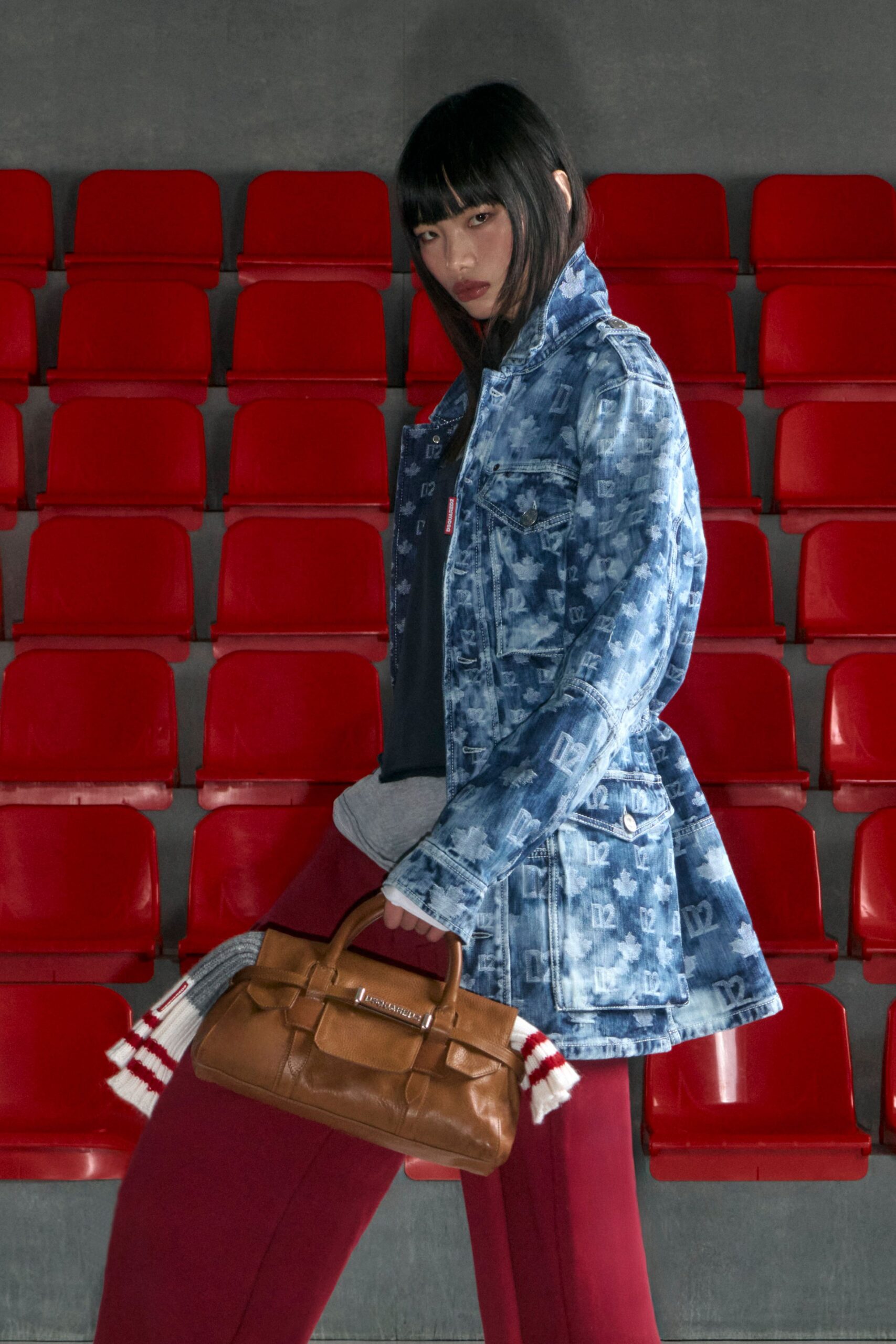 blue denim long-sleeve collared relaxed buttoned jacket
