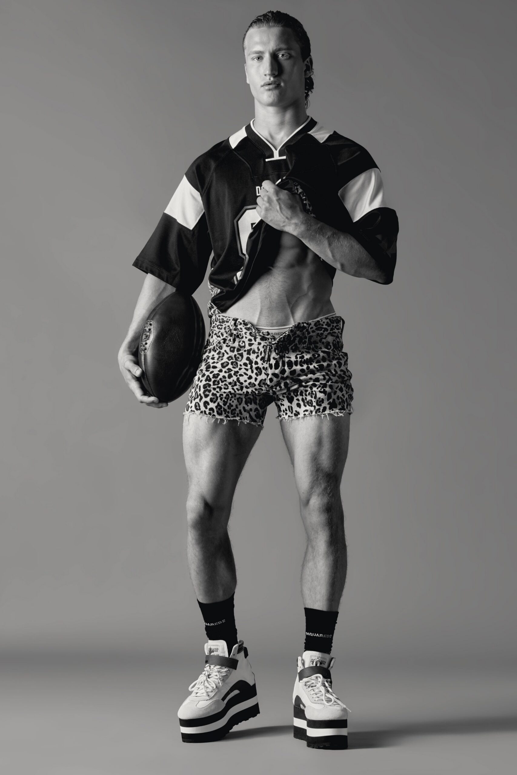 black cotton fitted animal-print short shorts