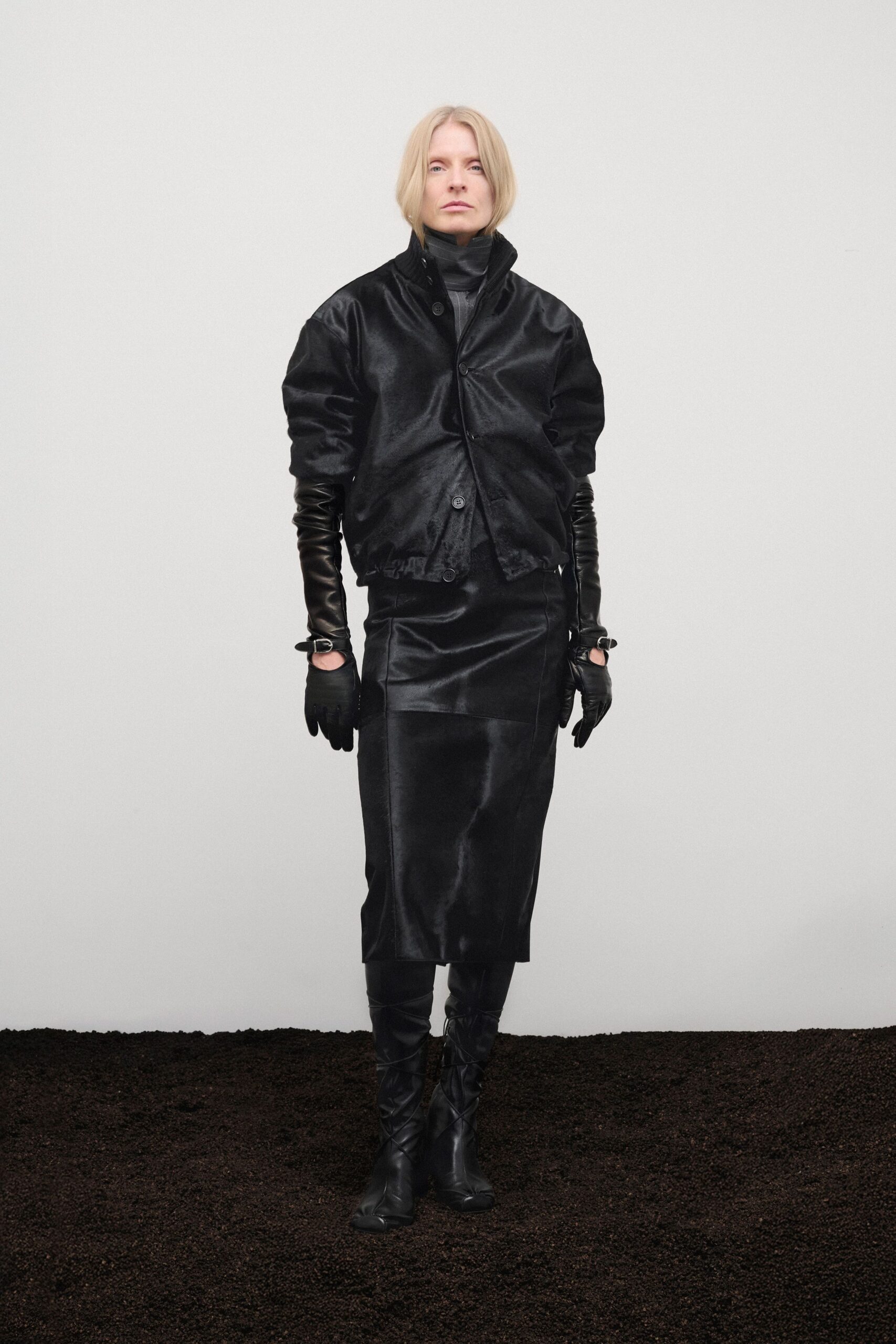 black silk long-sleeve collared fitted zippered jacket