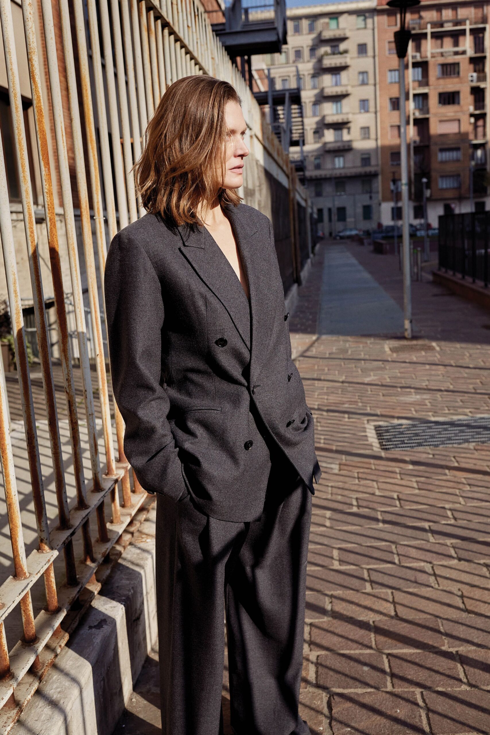 gray wool long-sleeve v-neck structured blazer
