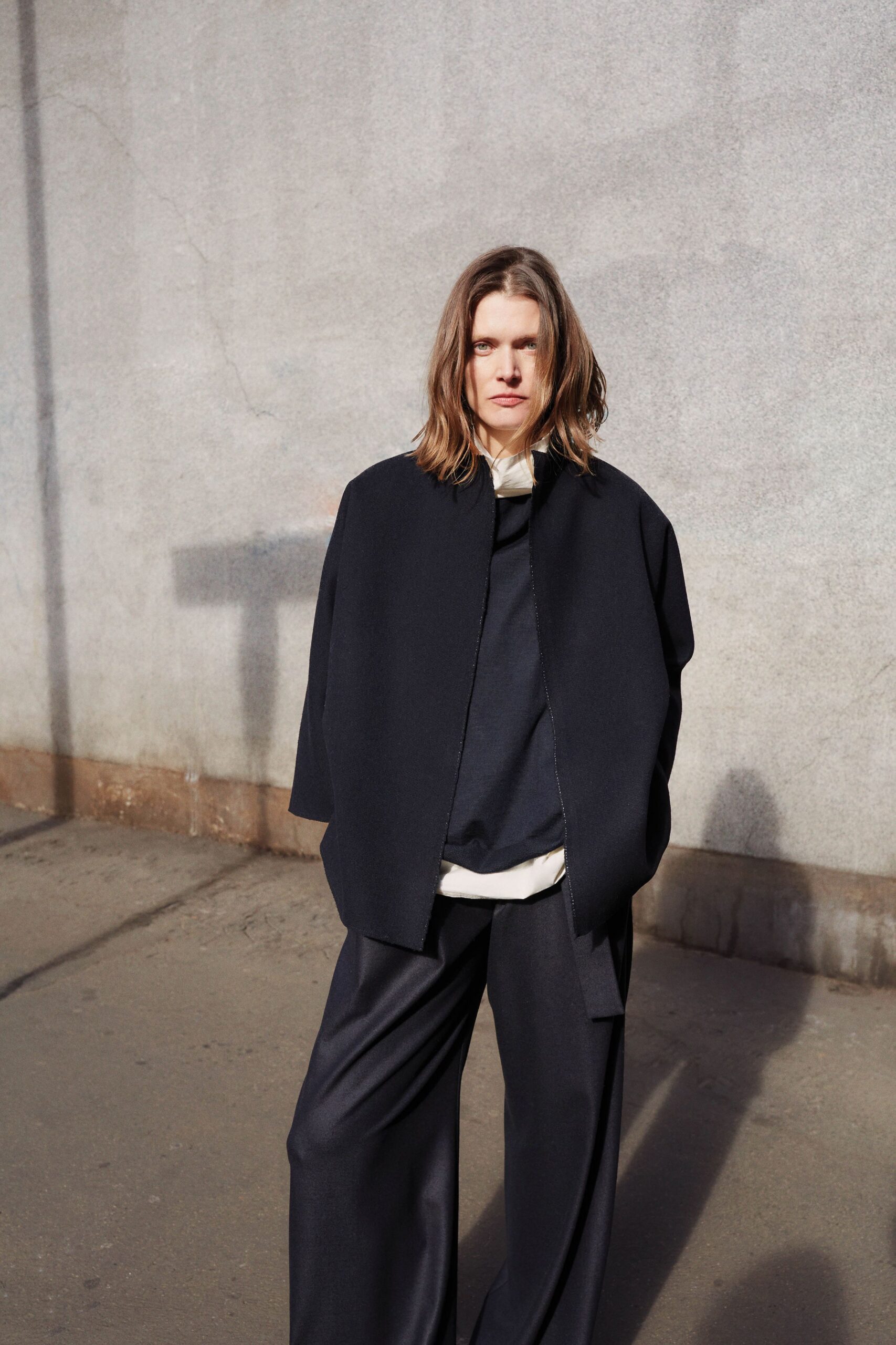 black wool long-sleeve collared relaxed jacket